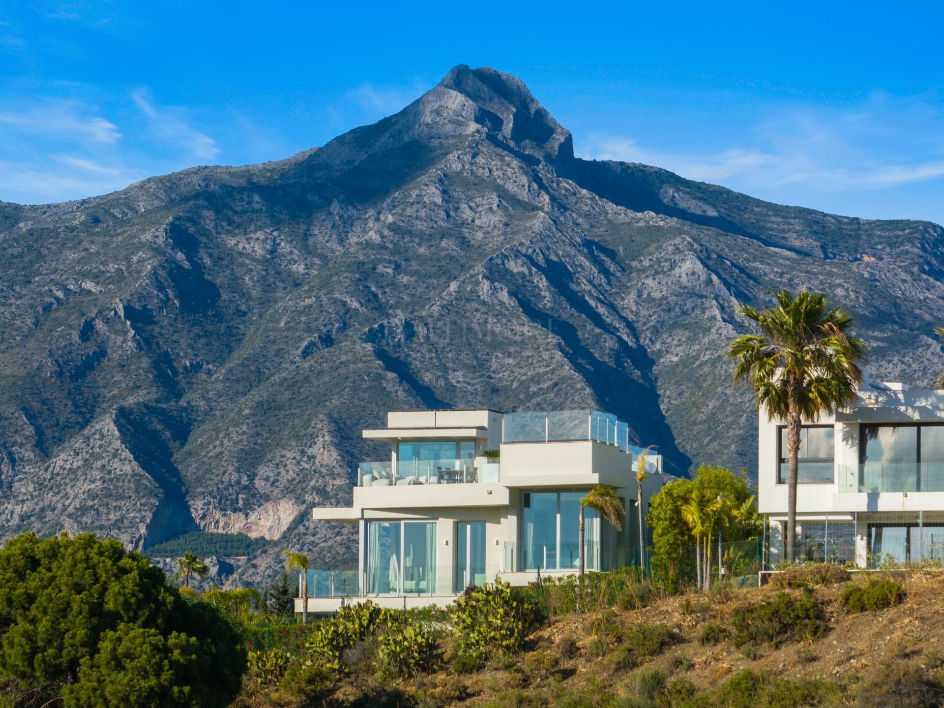 Villa contemporánea de cuatro dormitorios con vistas panorámicas
