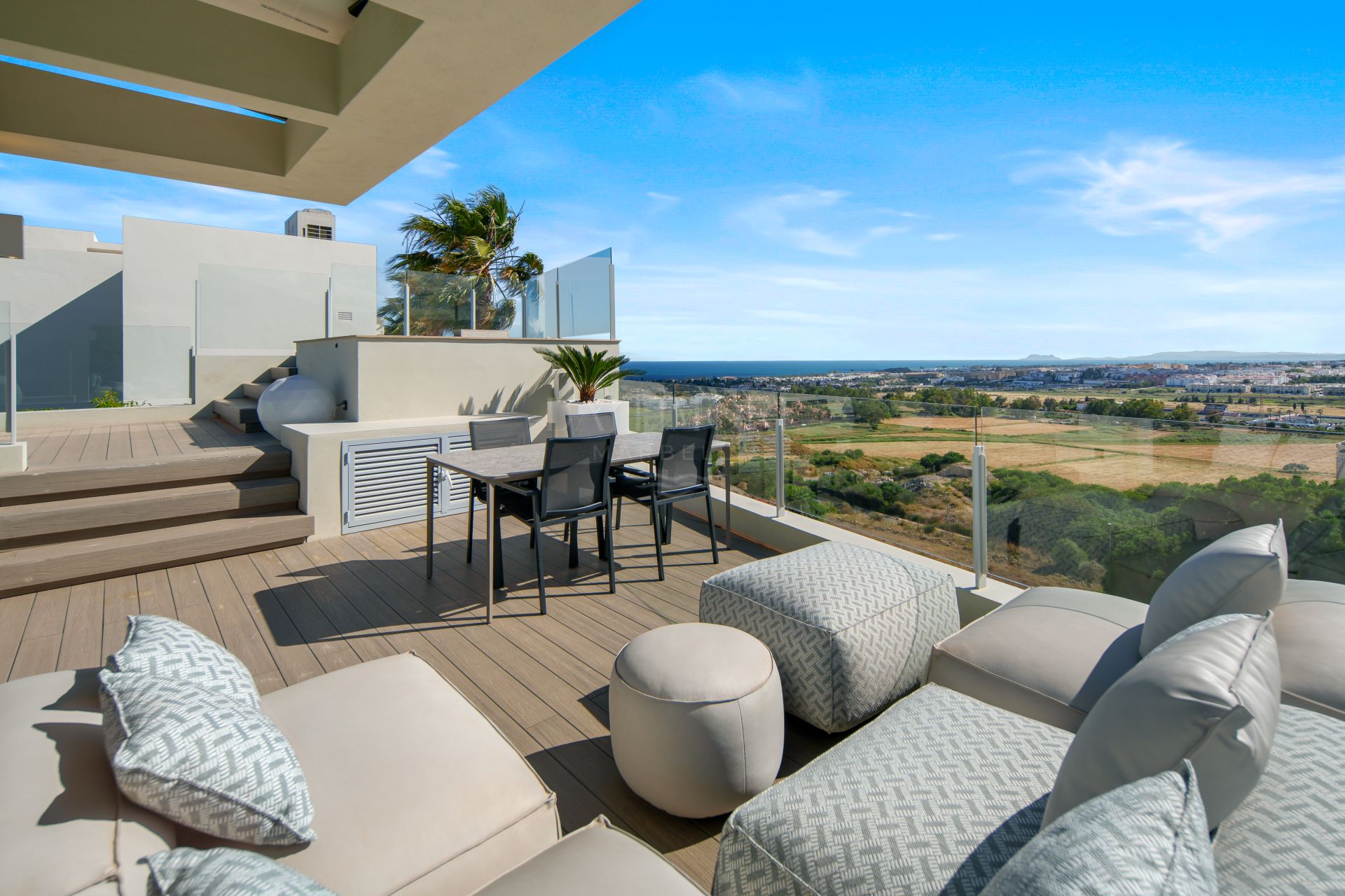 Villa contemporánea de cuatro dormitorios con vistas panorámicas