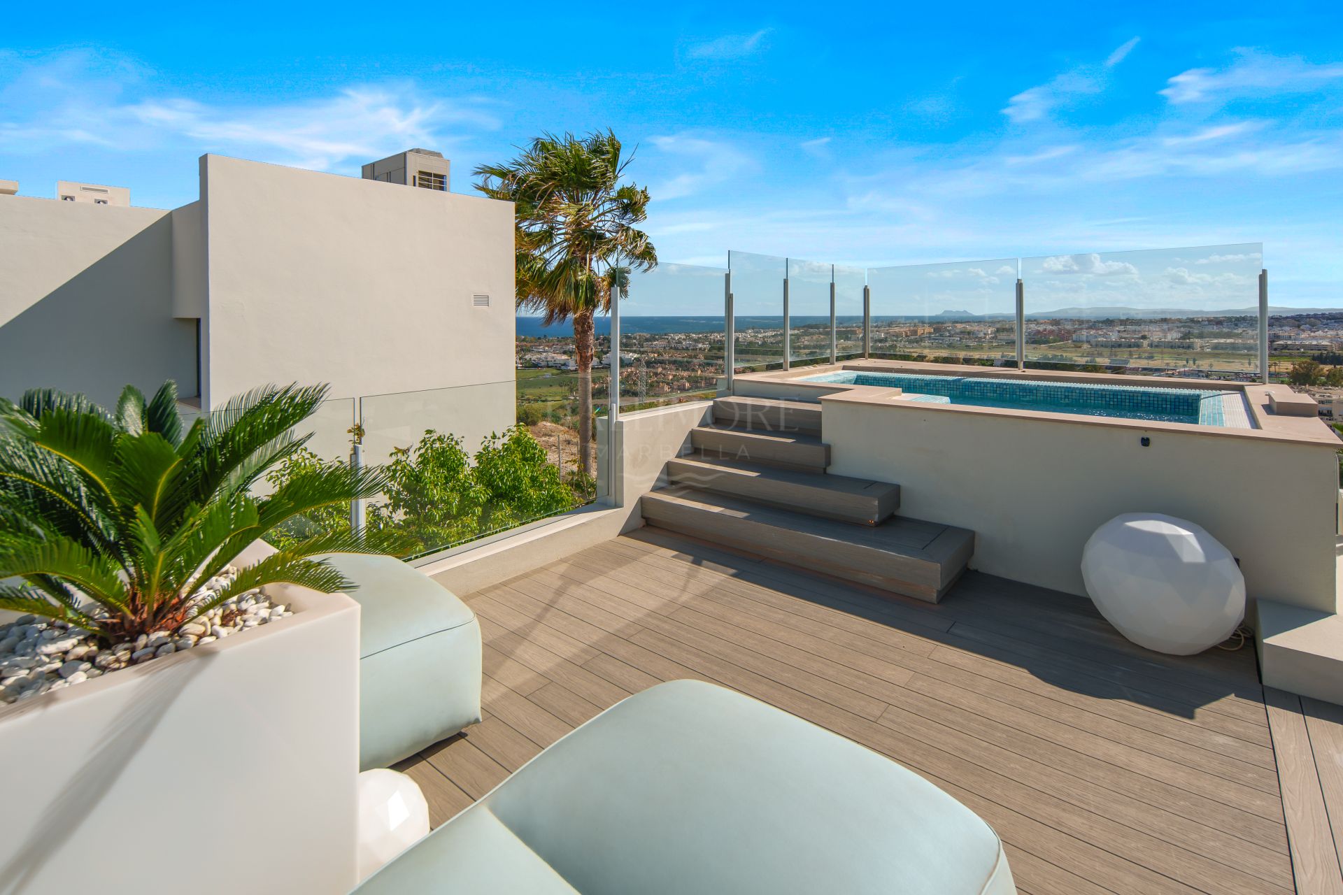 Villa contemporánea de cuatro dormitorios con vistas panorámicas