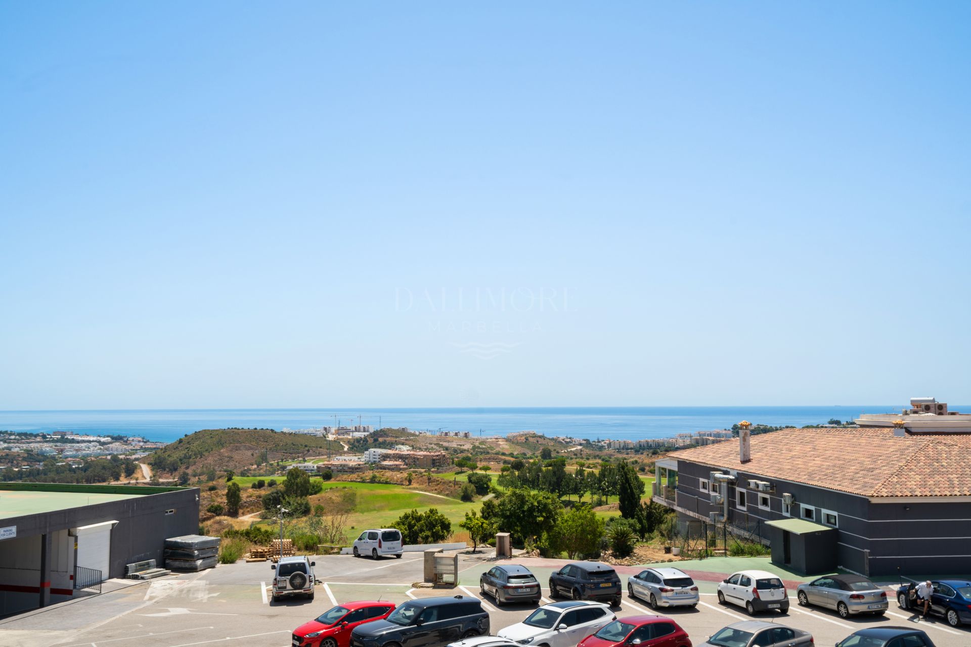 Luxury 2-Bedroom Apartment with Panoramic Sea Views in One Residences, Calanova Golf
