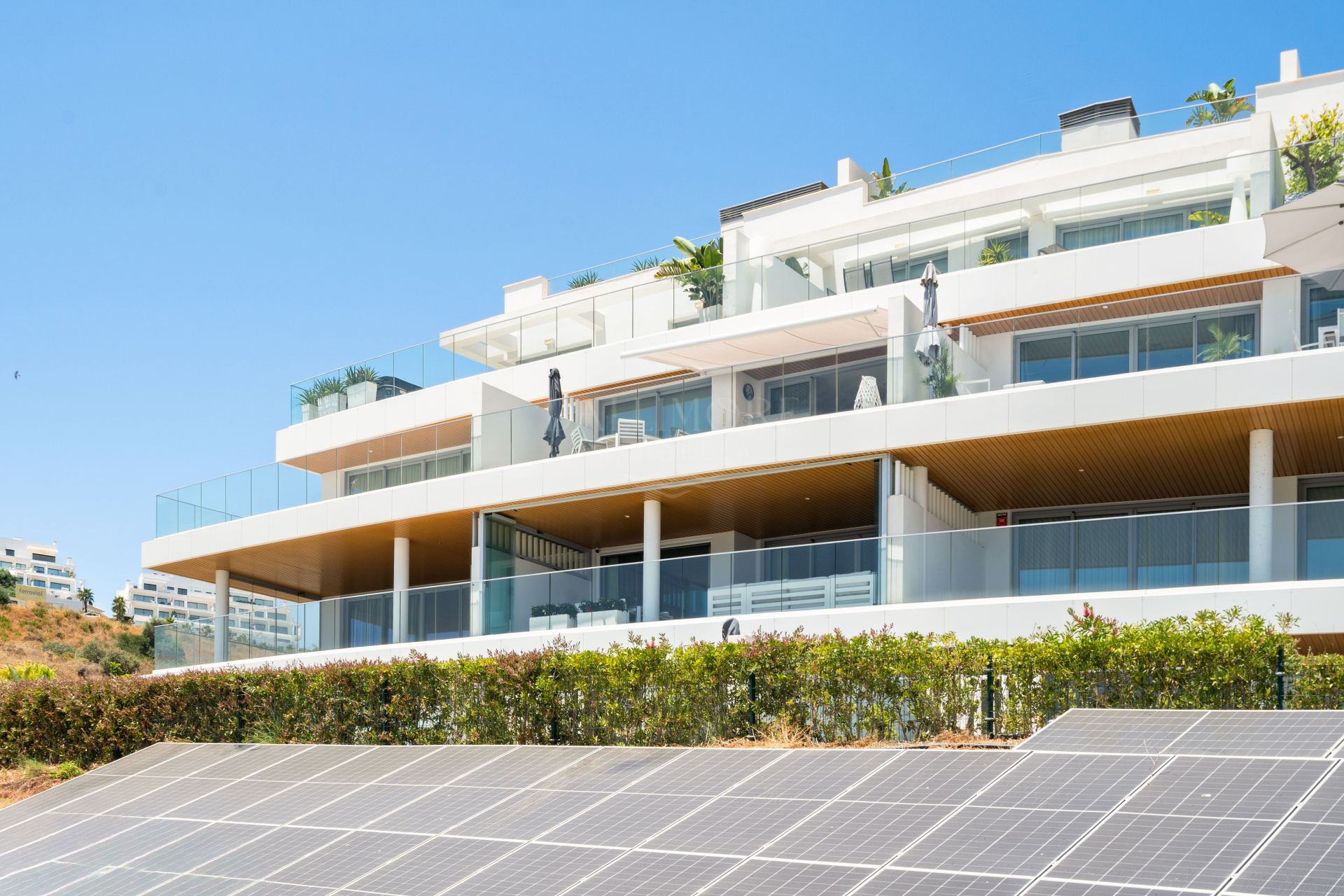 Luxury 2-Bedroom Apartment with Panoramic Sea Views in One Residences, Calanova Golf