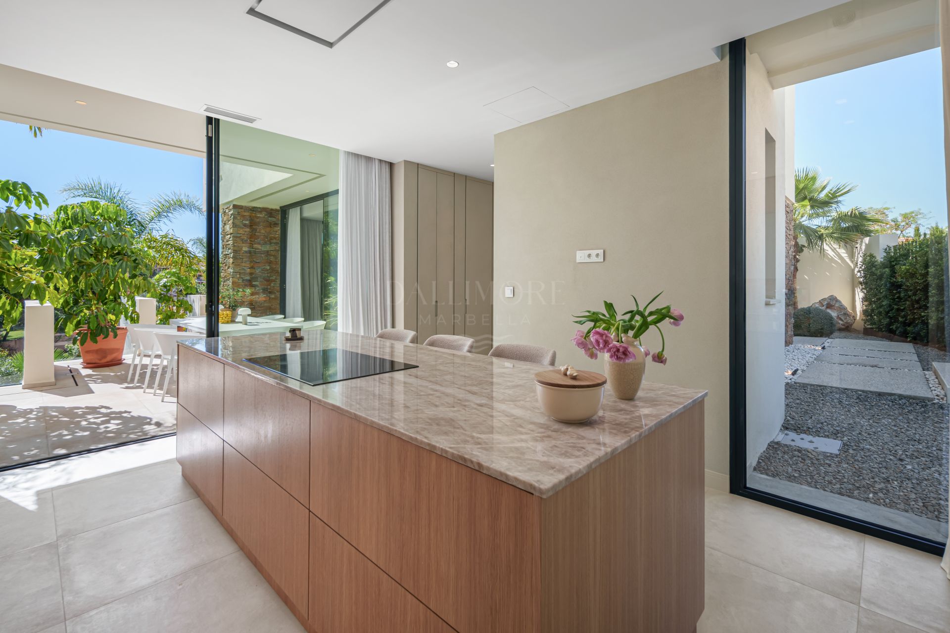 Contemporary Villa With Tropical Gardens And Solarium