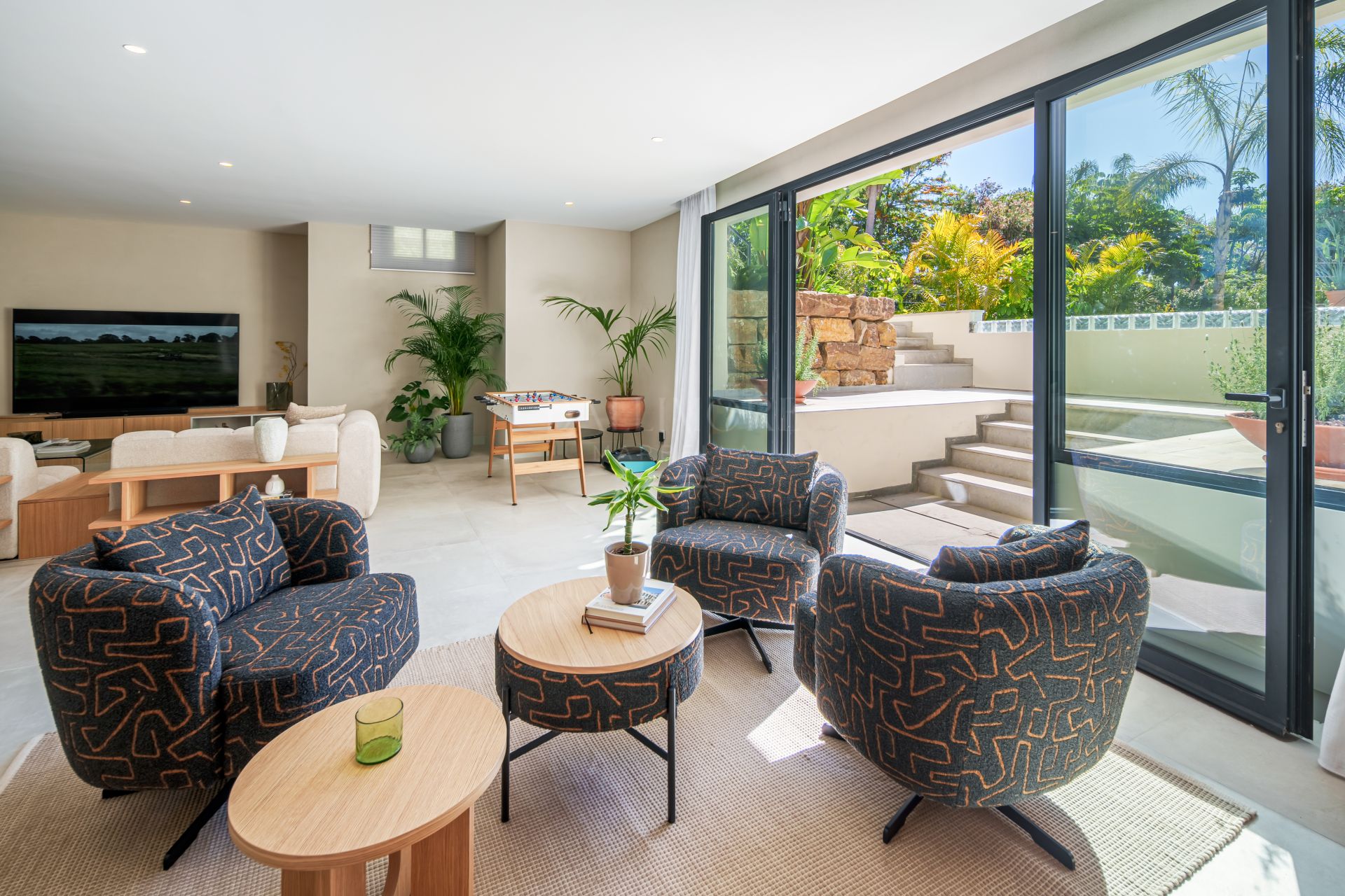 Contemporary Villa With Tropical Gardens And Solarium