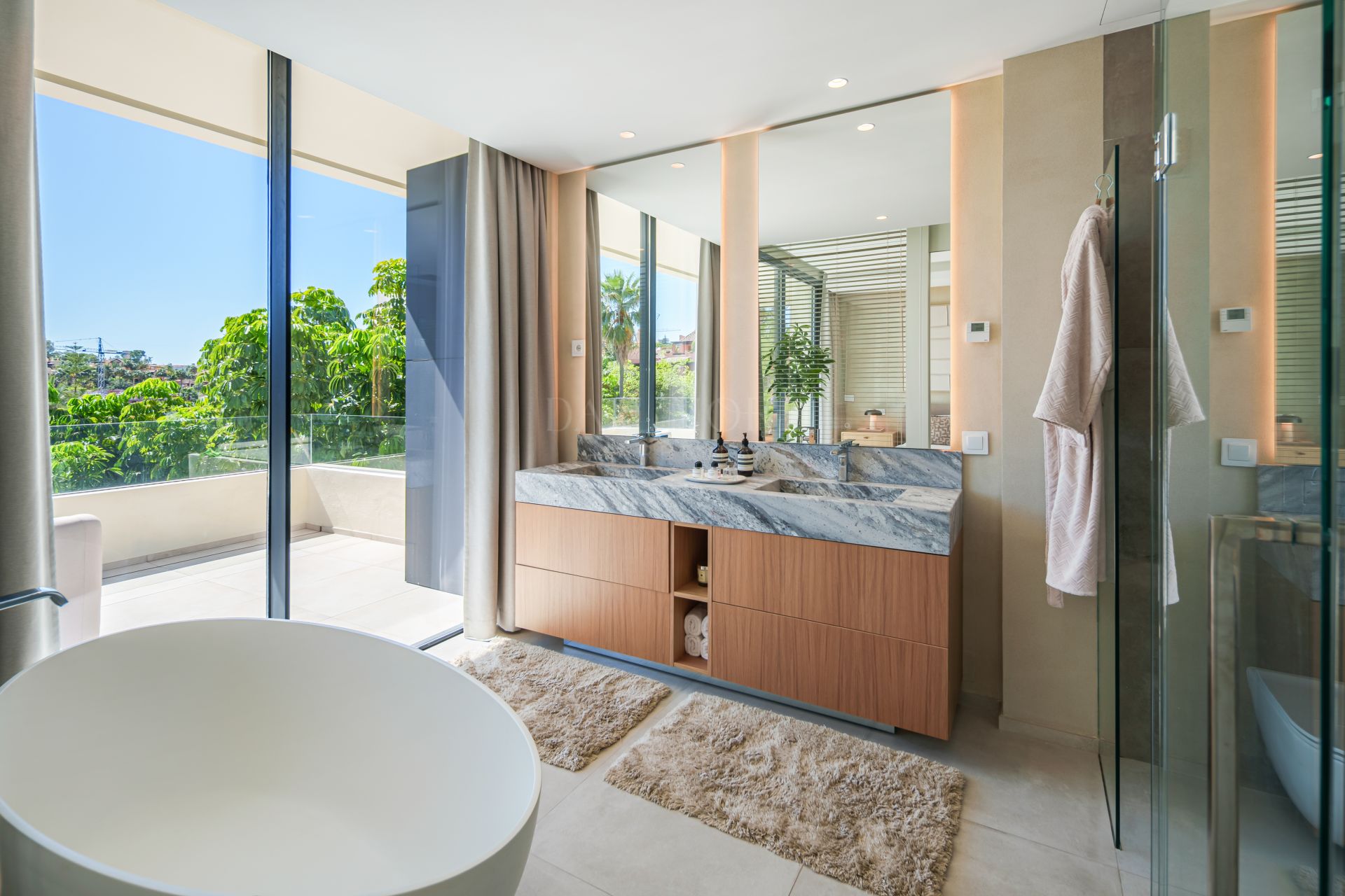 Contemporary Villa With Tropical Gardens And Solarium