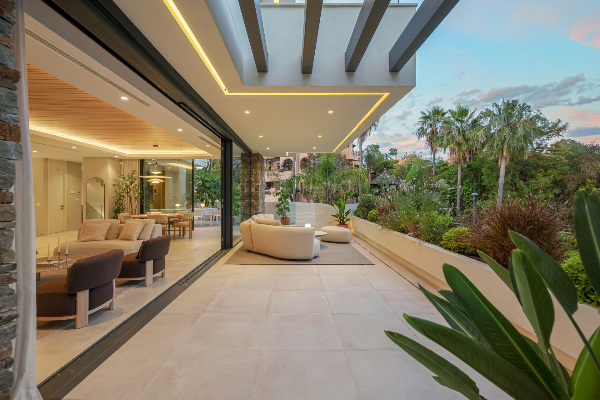 Contemporary Villa With Tropical Gardens And Solarium
