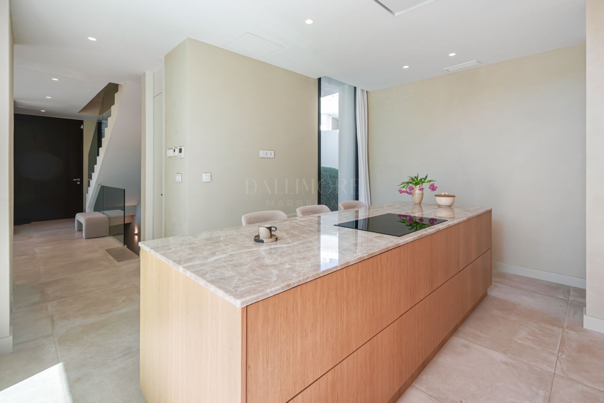 Contemporary Villa With Tropical Gardens And Solarium