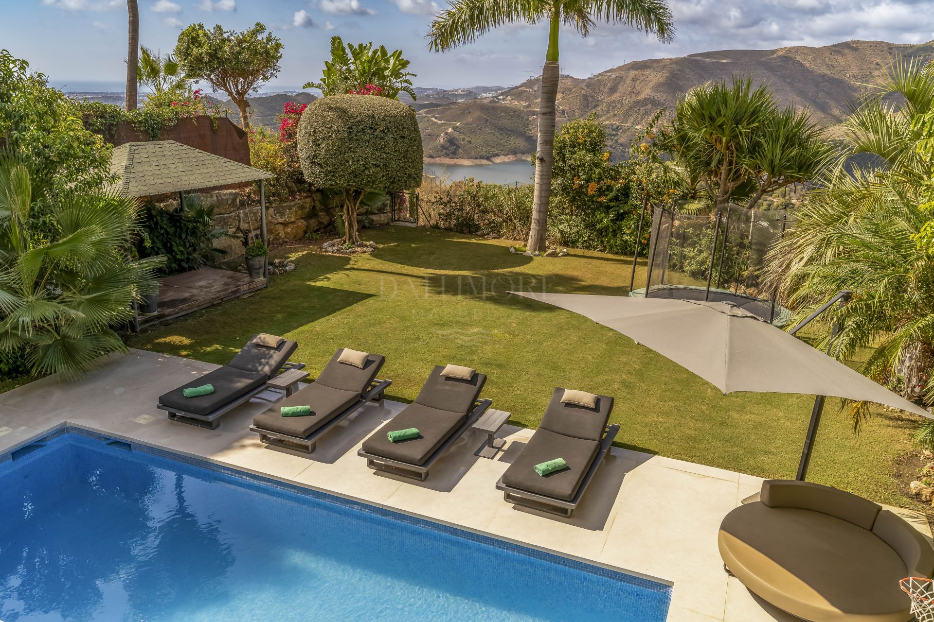 Stunning Fully Renovated 4-Bedroom Villa with Panoramic Views in Sierra Blanca Country Club