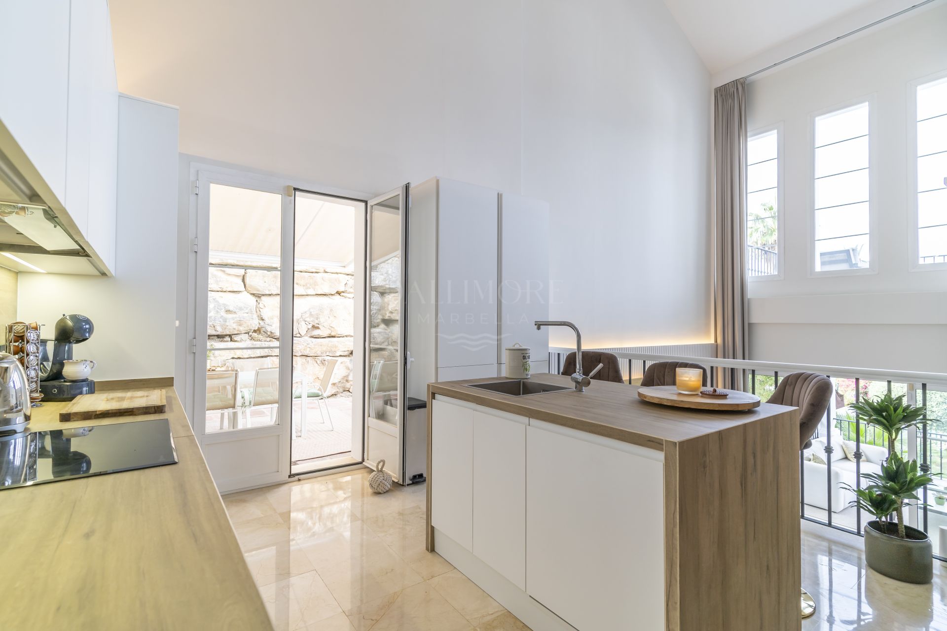Stunning Fully Renovated 4-Bedroom Villa with Panoramic Views in Sierra Blanca Country Club