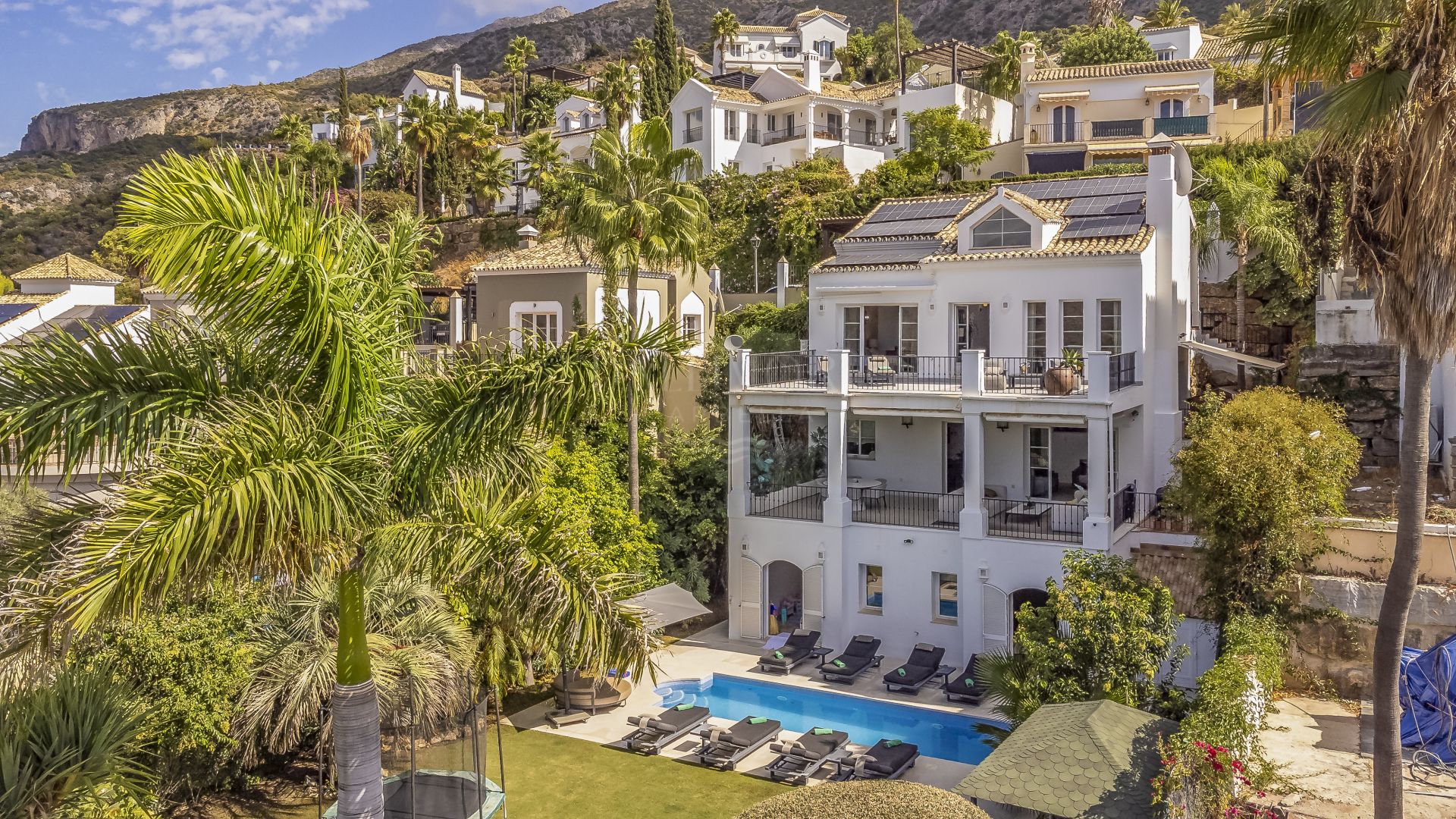 Stunning Fully Renovated 4-Bedroom Villa with Panoramic Views in Sierra Blanca Country Club