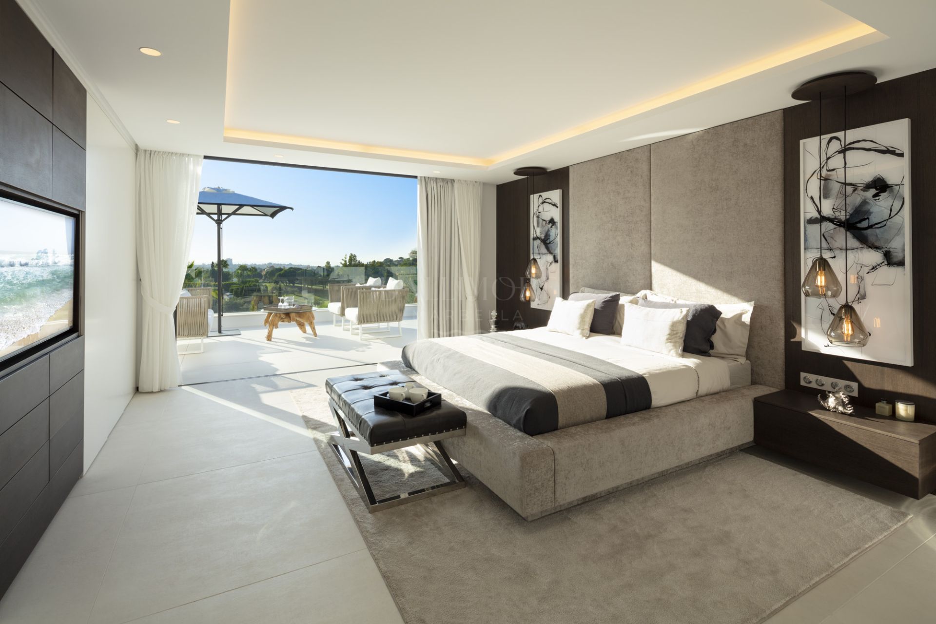Contemporary Five Bedroom Home Near Los Naranjos Golf