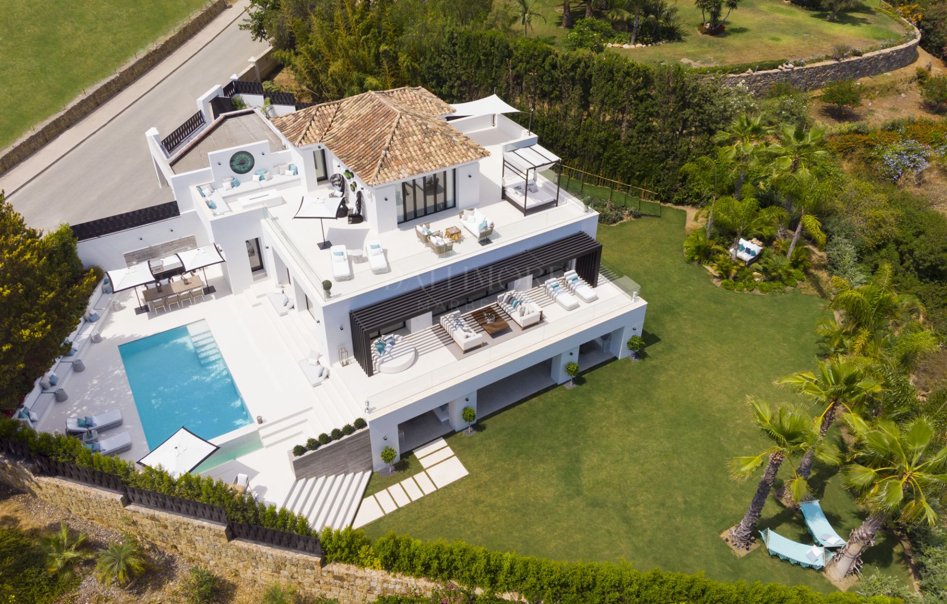 Contemporary Five Bedroom Home Near Los Naranjos Golf