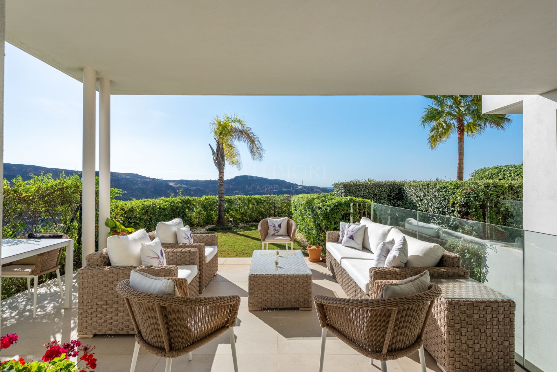 Large 3-Bedroom Duplex Apartment with Private Garden
