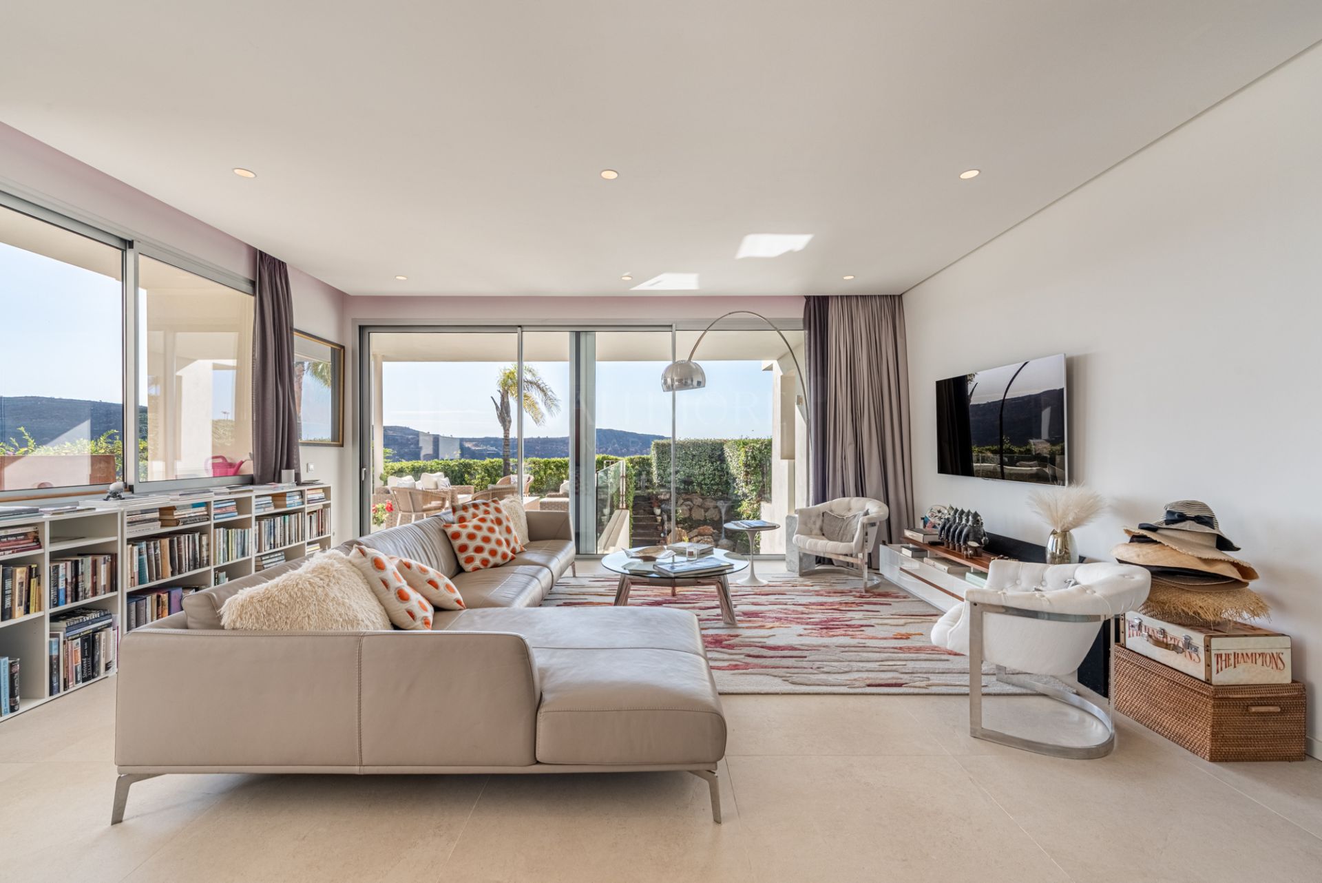 Large 3-Bedroom Duplex Apartment with Private Garden