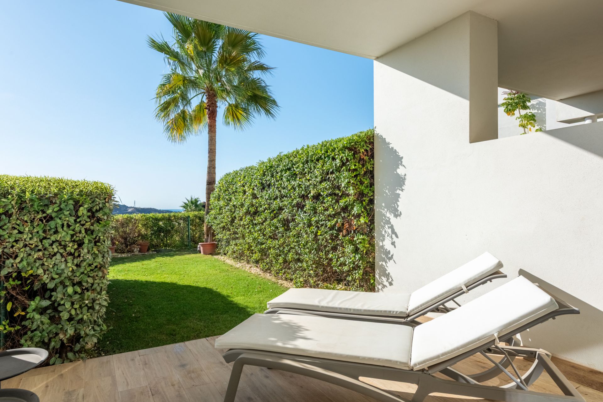 Large 3-Bedroom Duplex Apartment with Private Garden