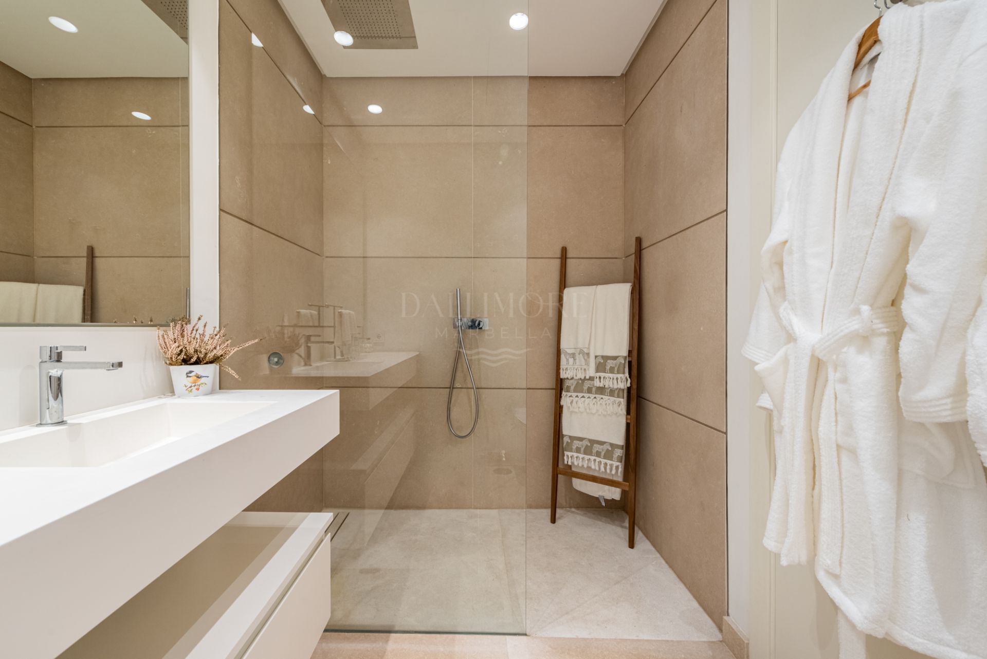 Large 3-Bedroom Duplex Apartment with Private Garden