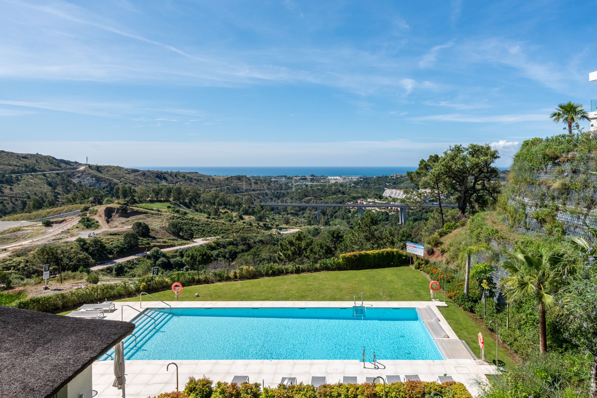 Large 3-Bedroom Duplex Apartment with Private Garden