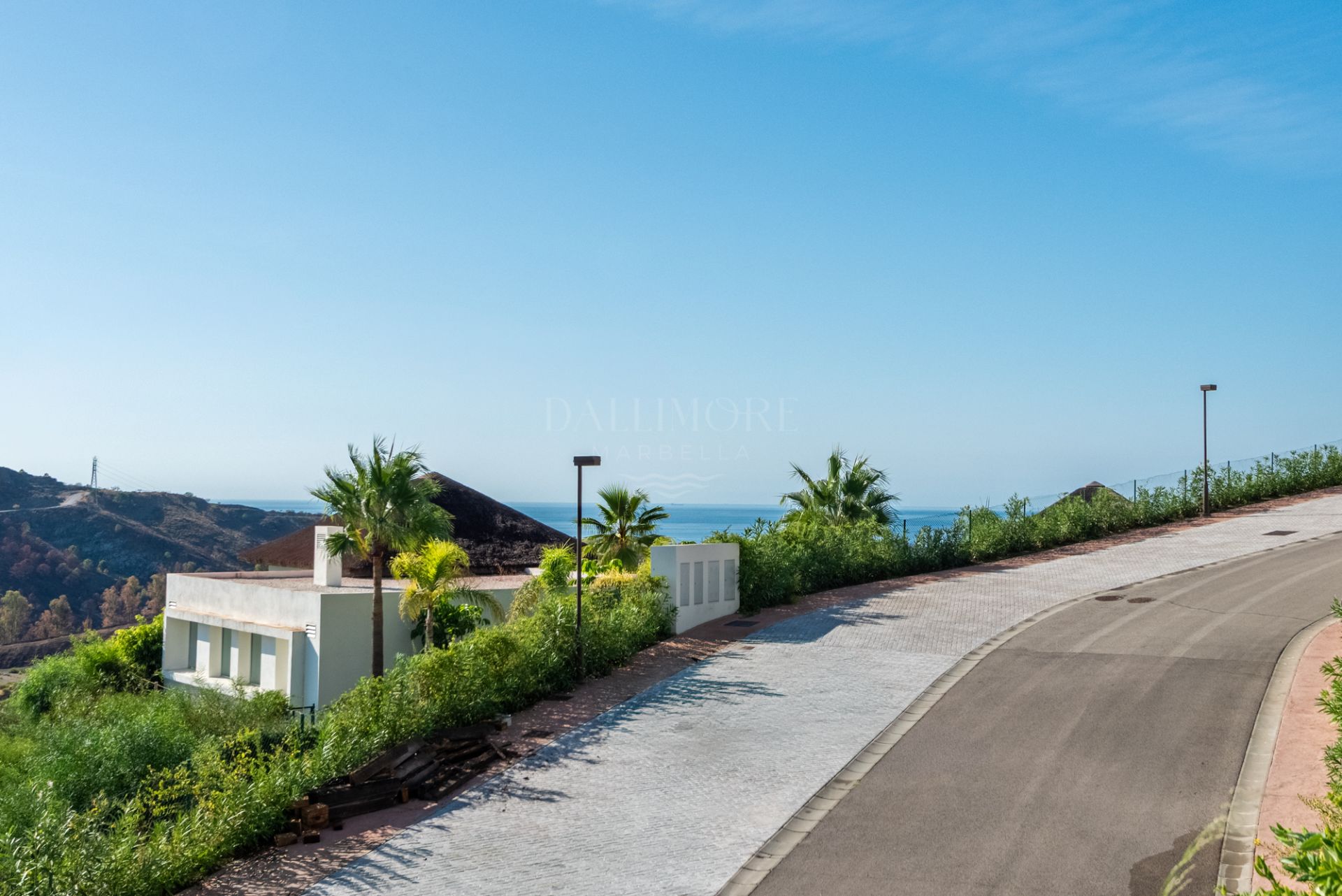 Large 3-Bedroom Duplex Apartment with Private Garden