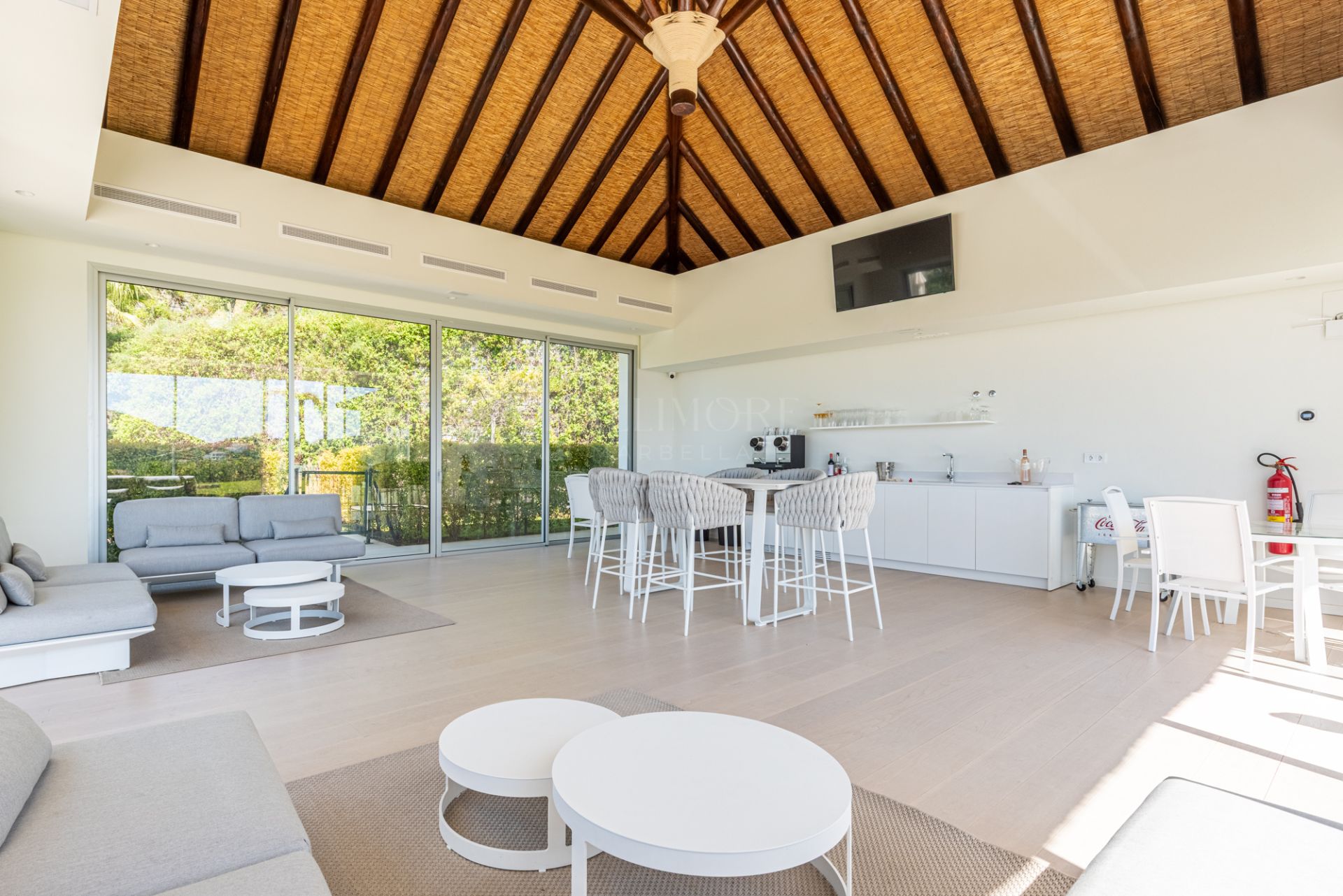 Large 3-Bedroom Duplex Apartment with Private Garden