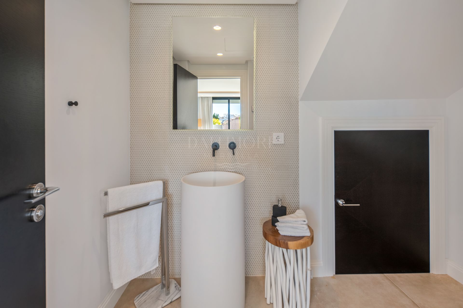 Private Hillside Home Near Marbella’s Finest Amenities