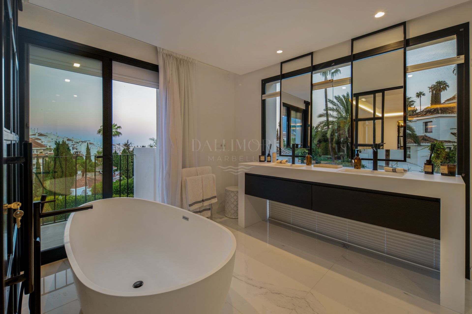 Private Hillside Home Near Marbella’s Finest Amenities