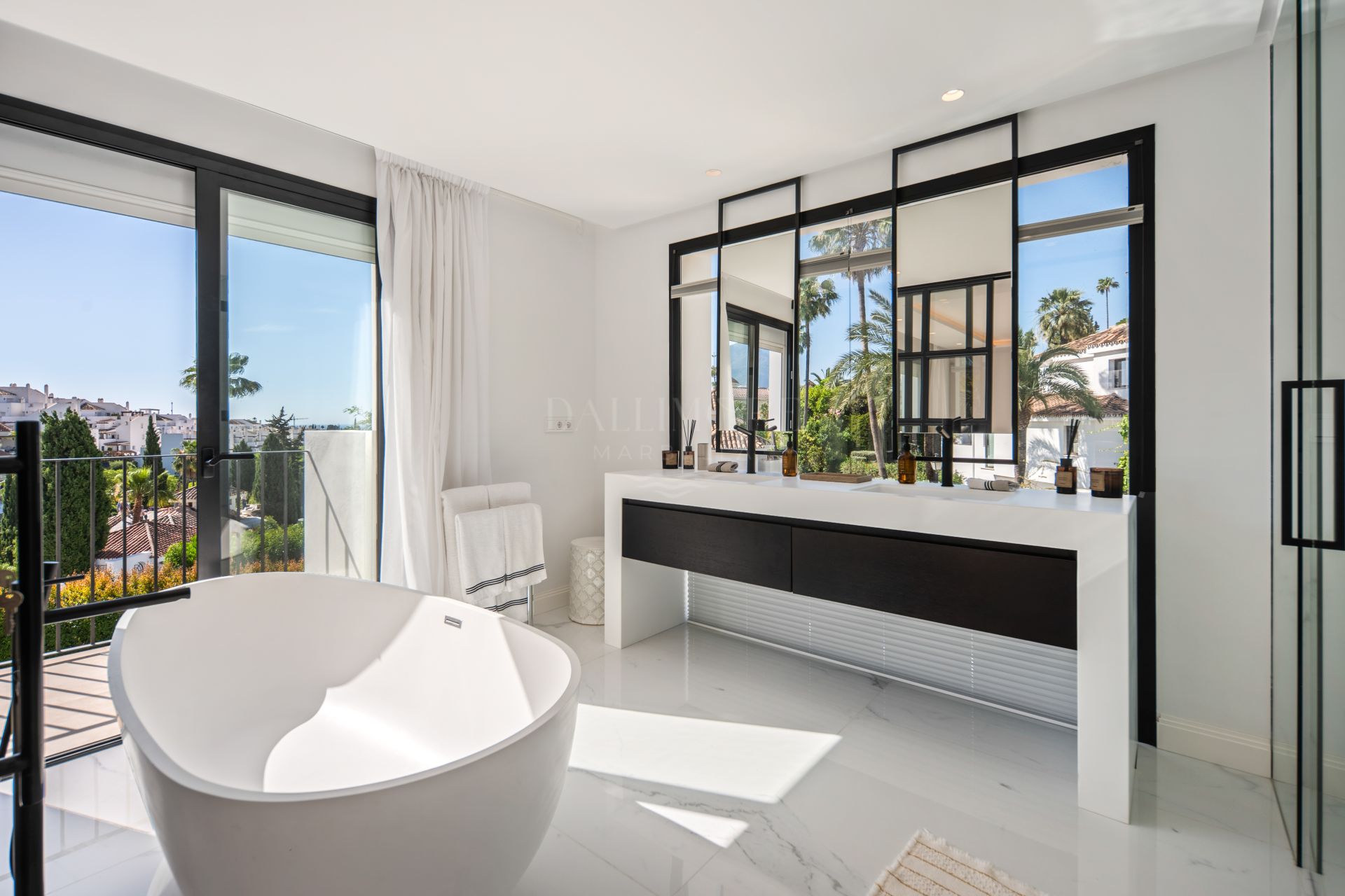 Private Hillside Home Near Marbella’s Finest Amenities
