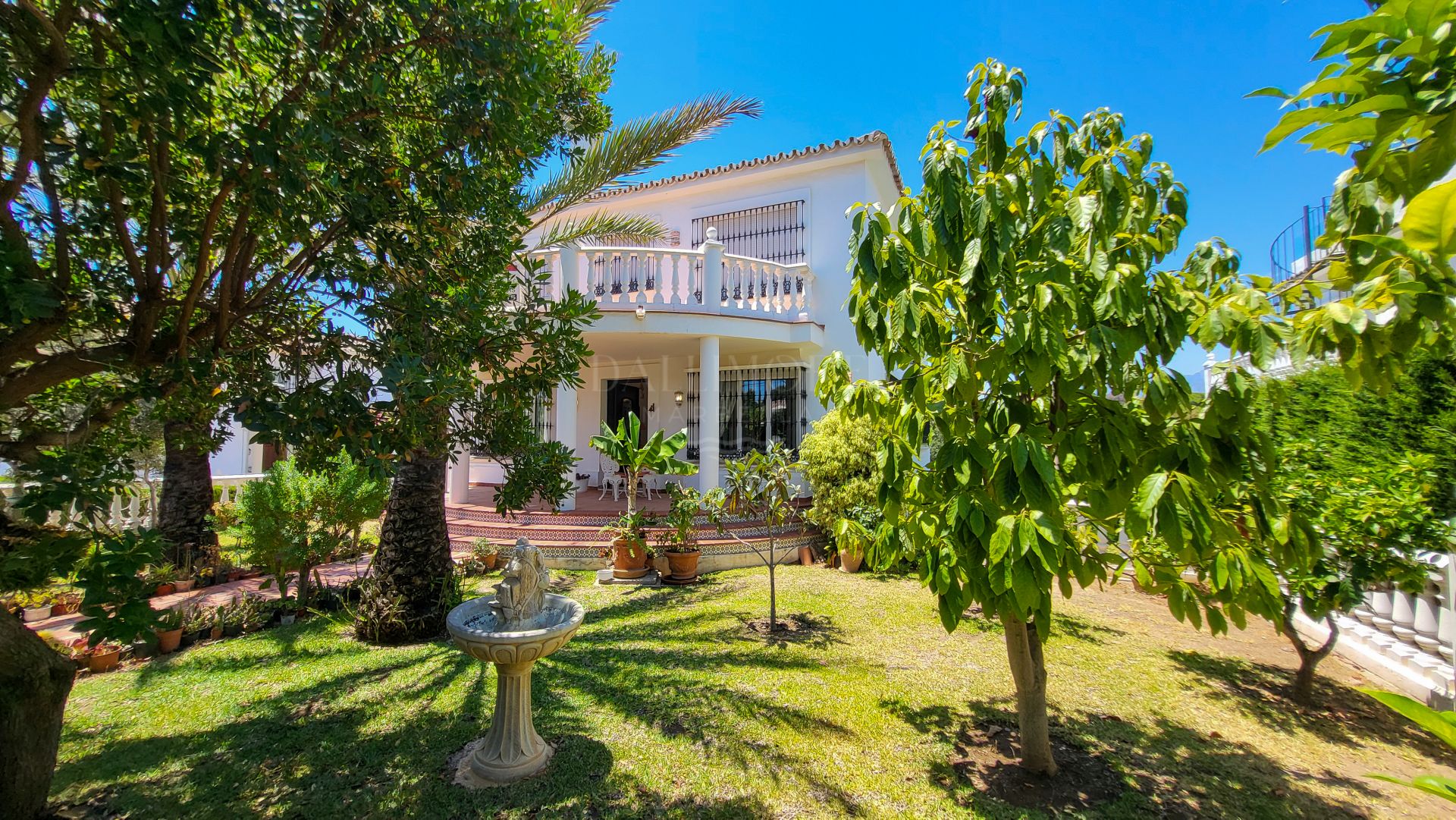 Elegant Elviria Villa with Panoramic Coastal Views, near the Beach.
