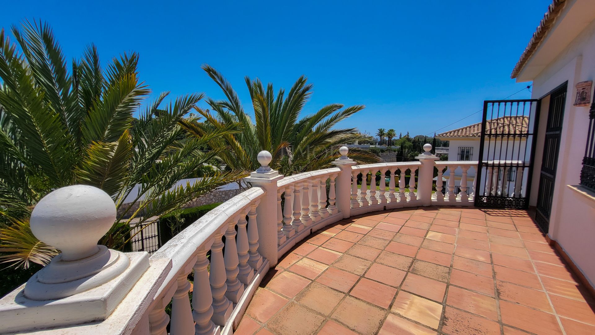 Elegant Elviria Villa with Panoramic Coastal Views, near the Beach.