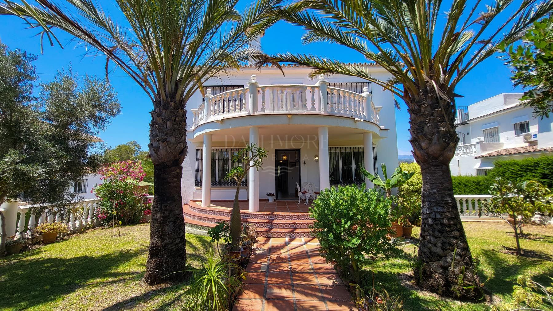 Elegant Elviria Villa with Panoramic Coastal Views, near the Beach.