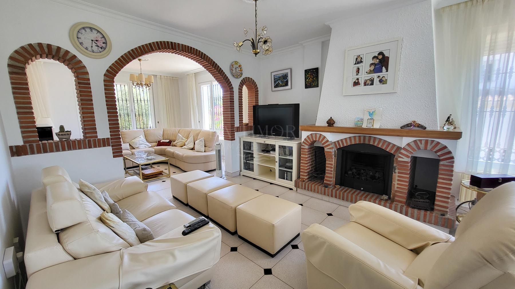 Elegant Elviria Villa with Panoramic Coastal Views, near the Beach.