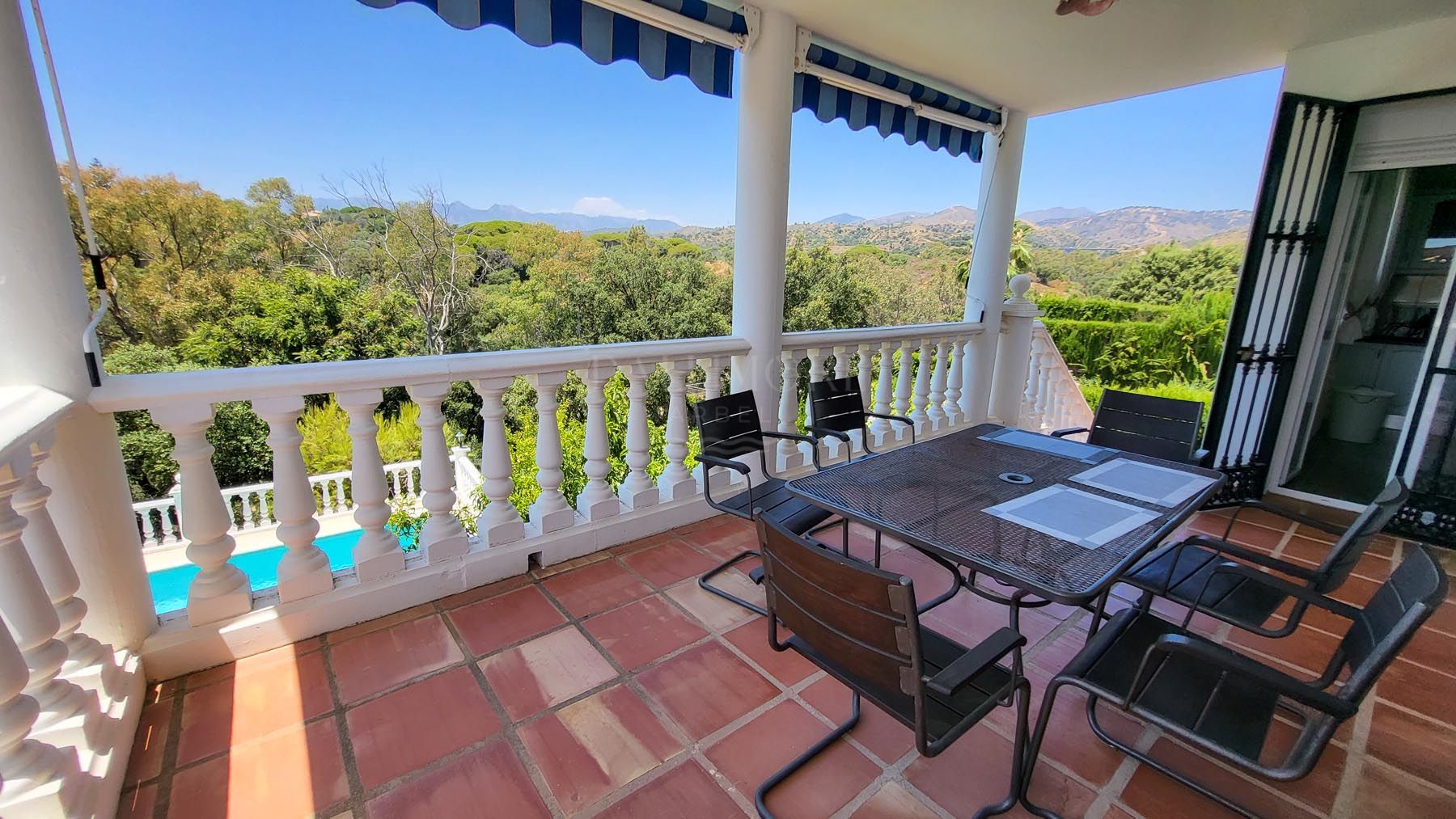 Elegant Elviria Villa with Panoramic Coastal Views, near the Beach.