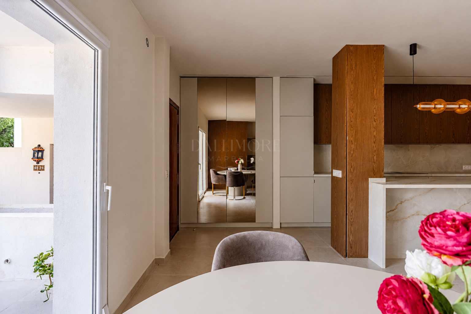 Exclusive fully renovated two-bedroom apartment in Pinos de Aloha