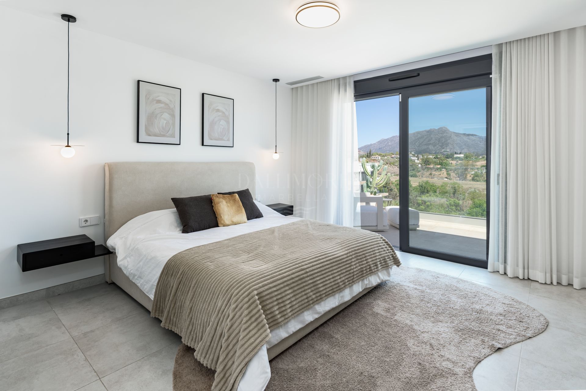 Luxury Duplex Penthouse with Private Rooftop on the New Golden Mile