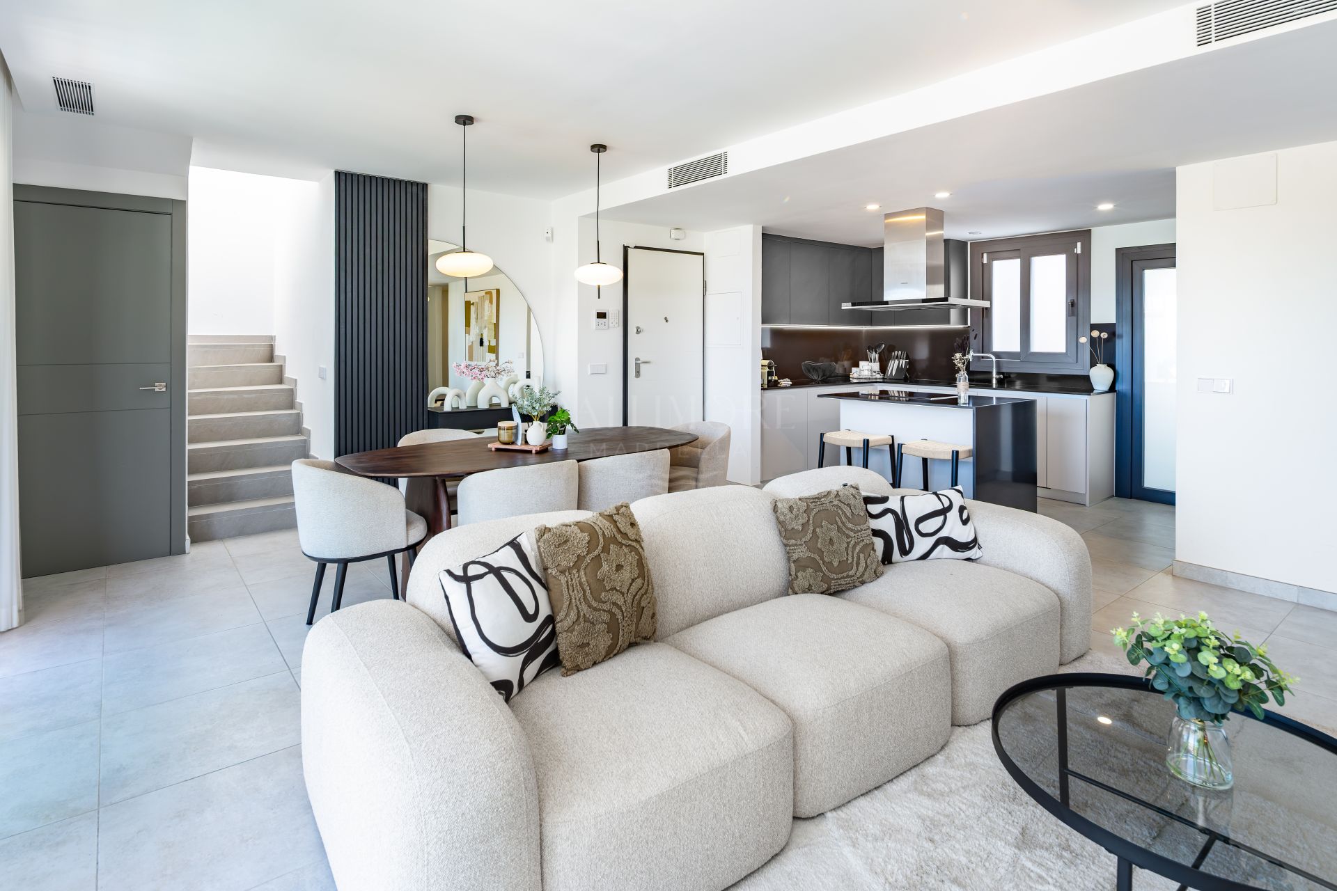 Luxury Duplex Penthouse with Private Rooftop on the New Golden Mile