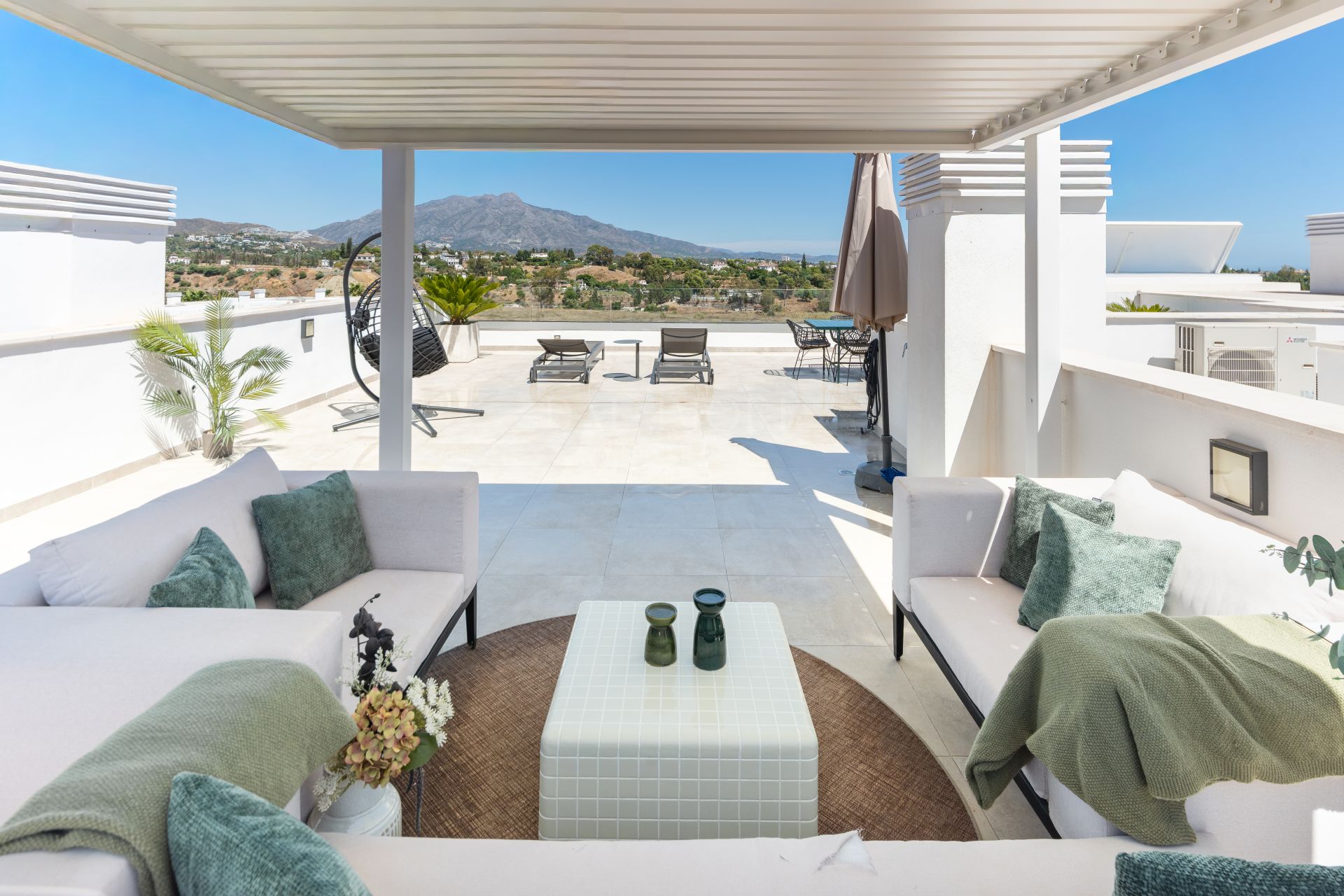 Luxury Duplex Penthouse with Private Rooftop on the New Golden Mile