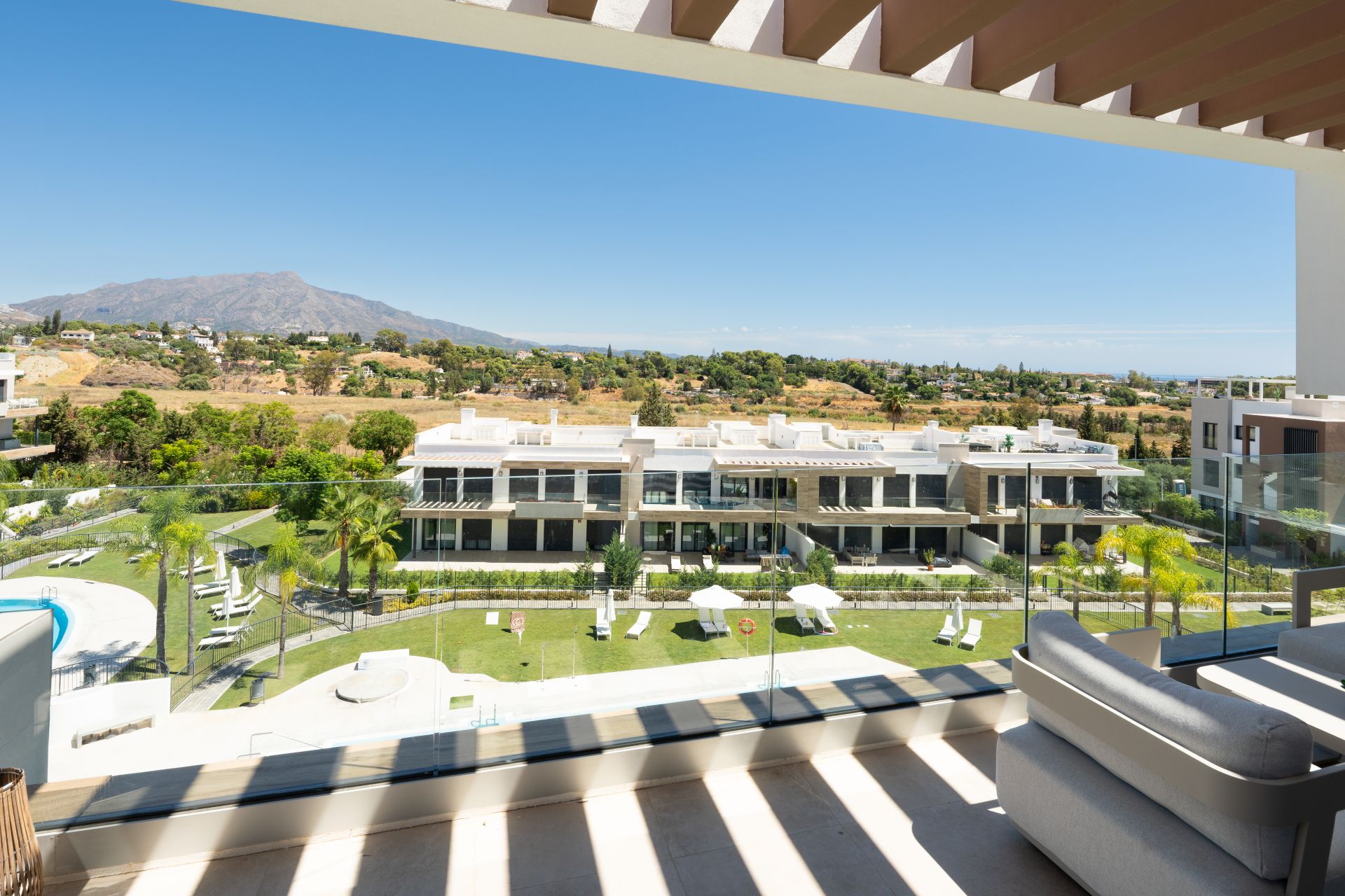 Luxury Duplex Penthouse with Private Rooftop on the New Golden Mile