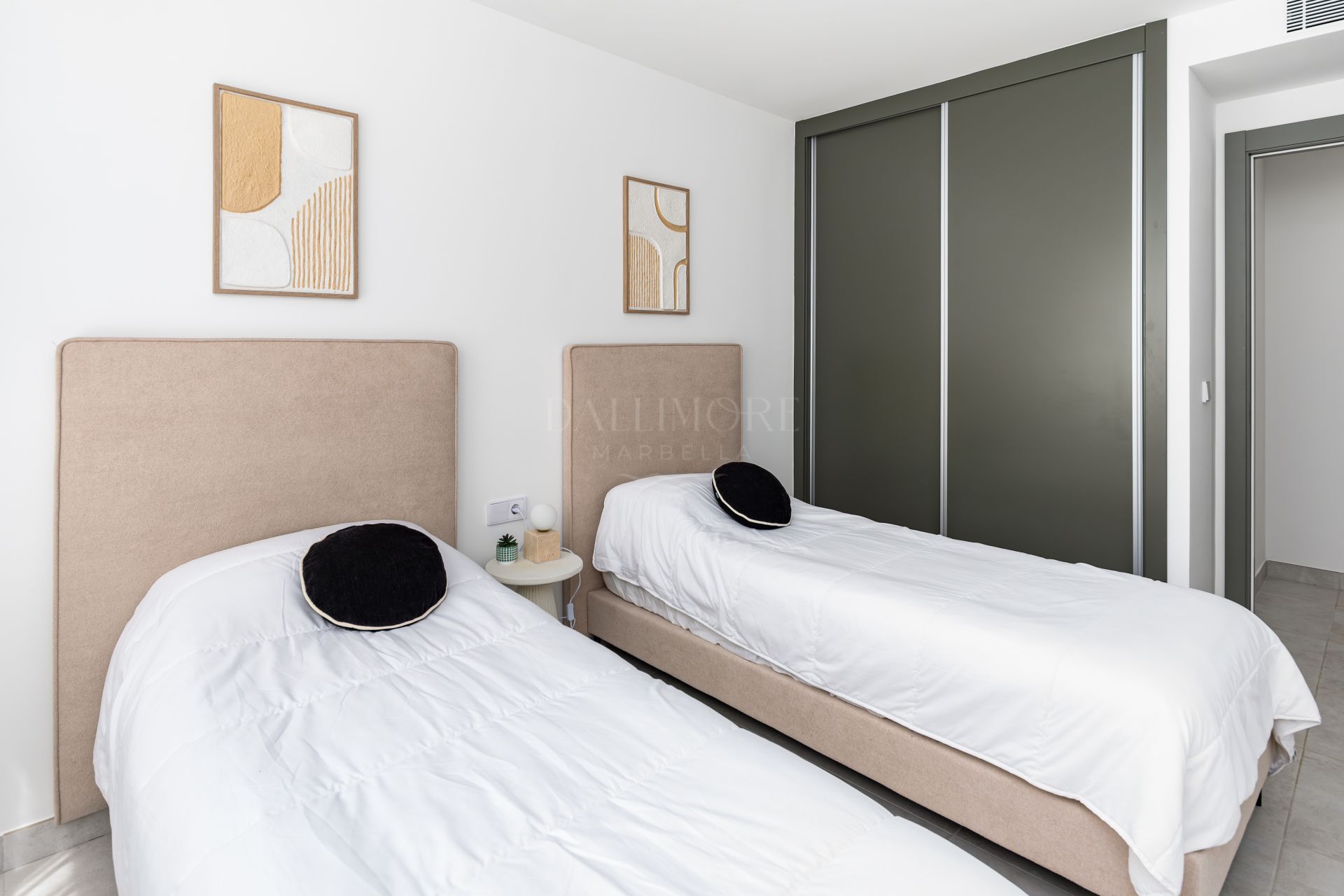 Luxury Duplex Penthouse with Private Rooftop on the New Golden Mile