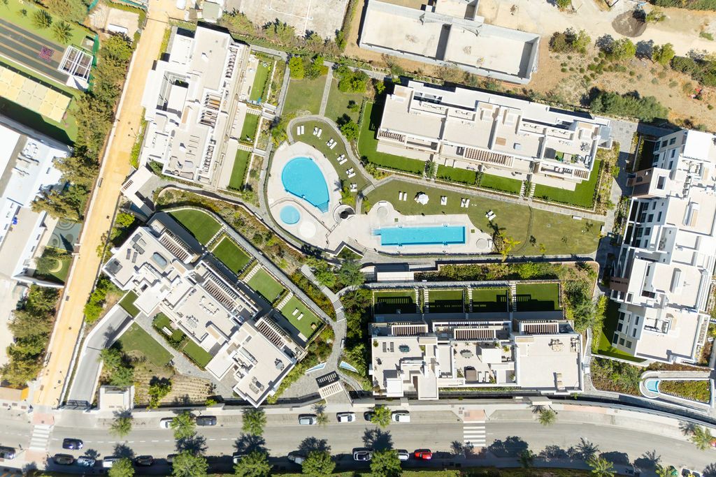 Luxury Duplex Penthouse with Private Rooftop on the New Golden Mile