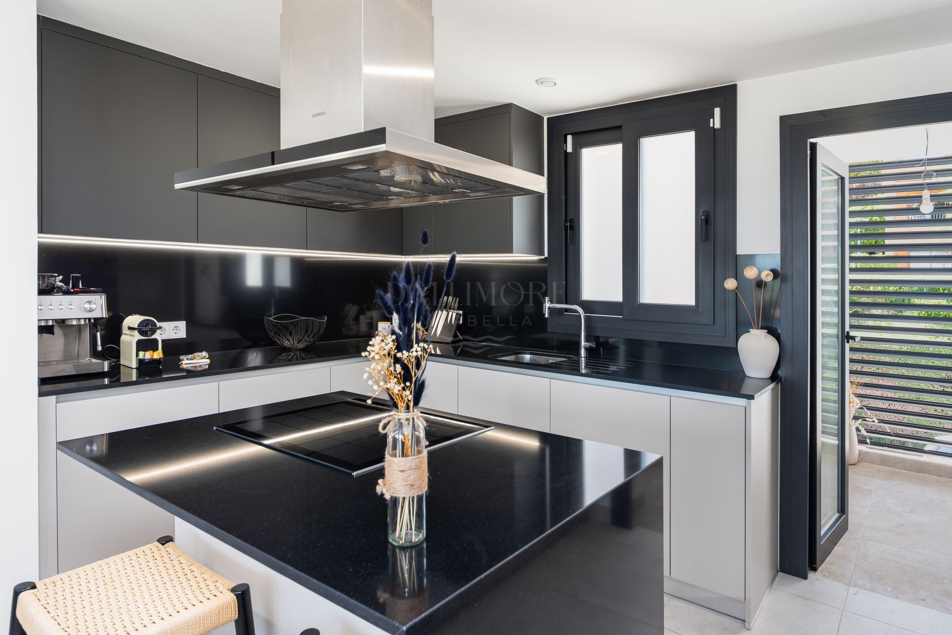 Luxury Duplex Penthouse with Private Rooftop on the New Golden Mile