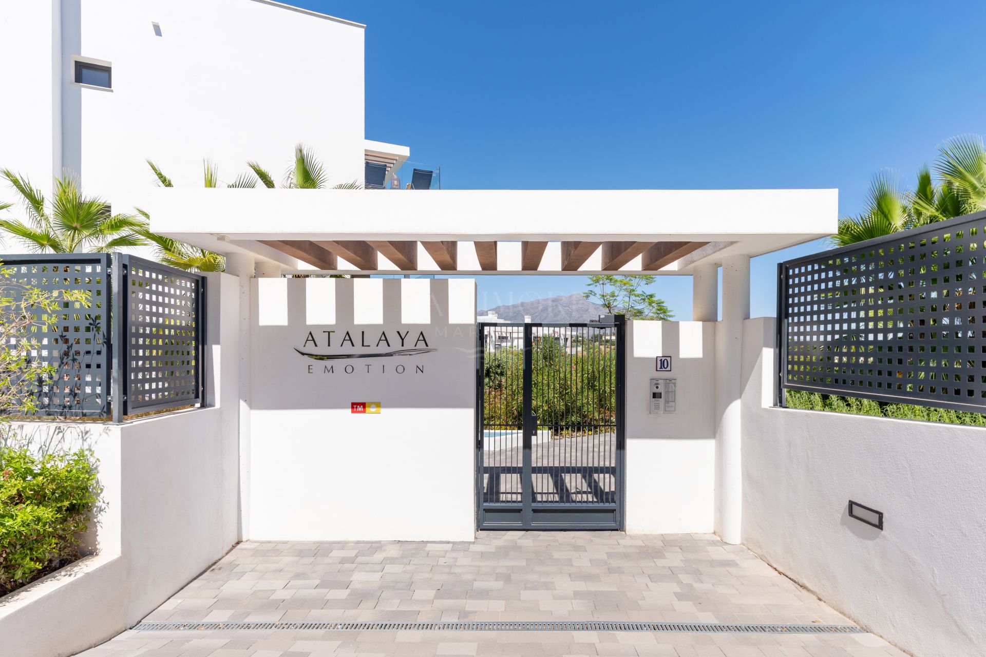Luxury Duplex Penthouse with Private Rooftop on the New Golden Mile