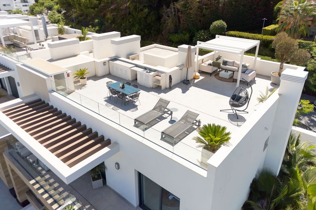 Luxury Duplex Penthouse with Private Rooftop on the New Golden Mile