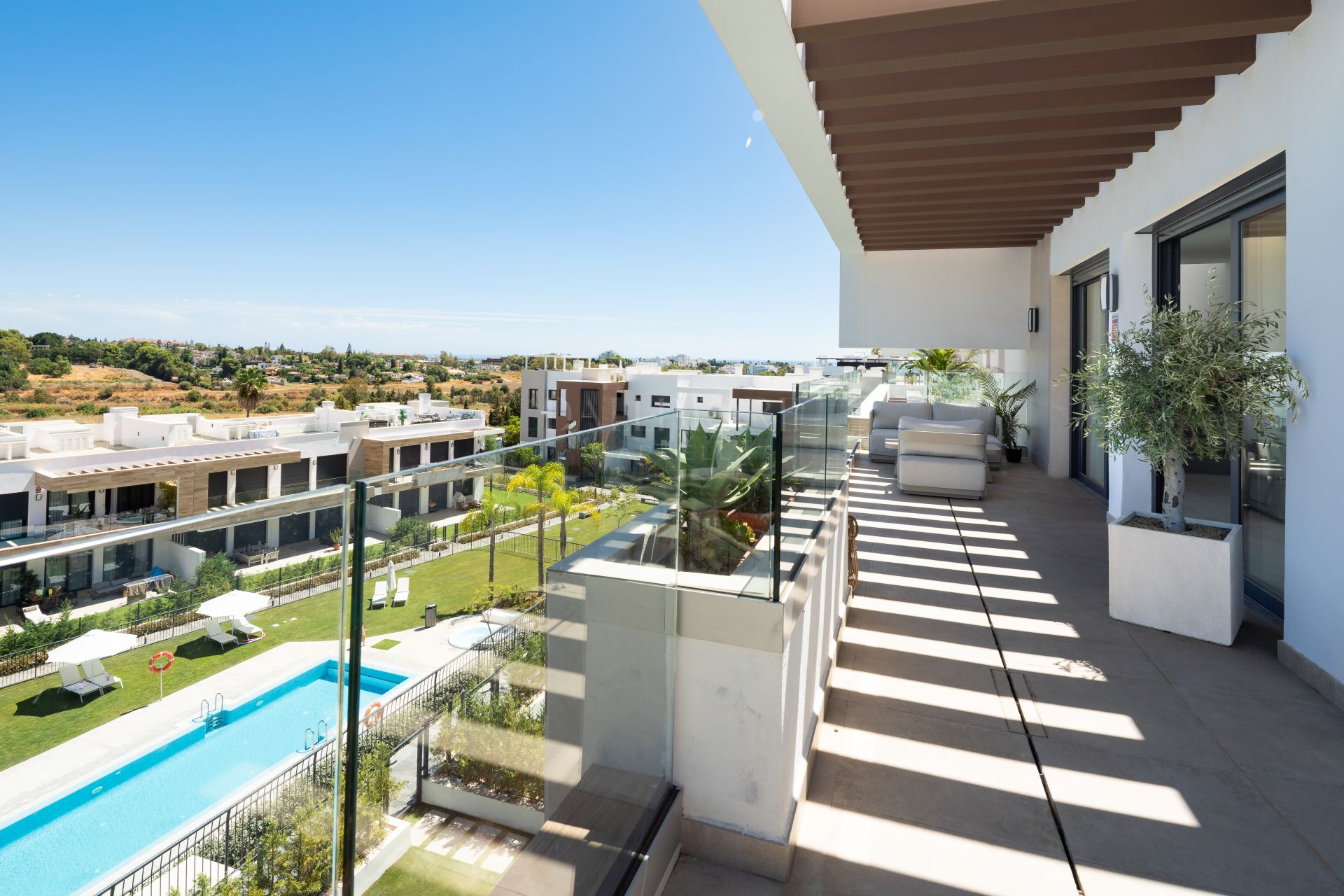 Luxury Duplex Penthouse with Private Rooftop on the New Golden Mile