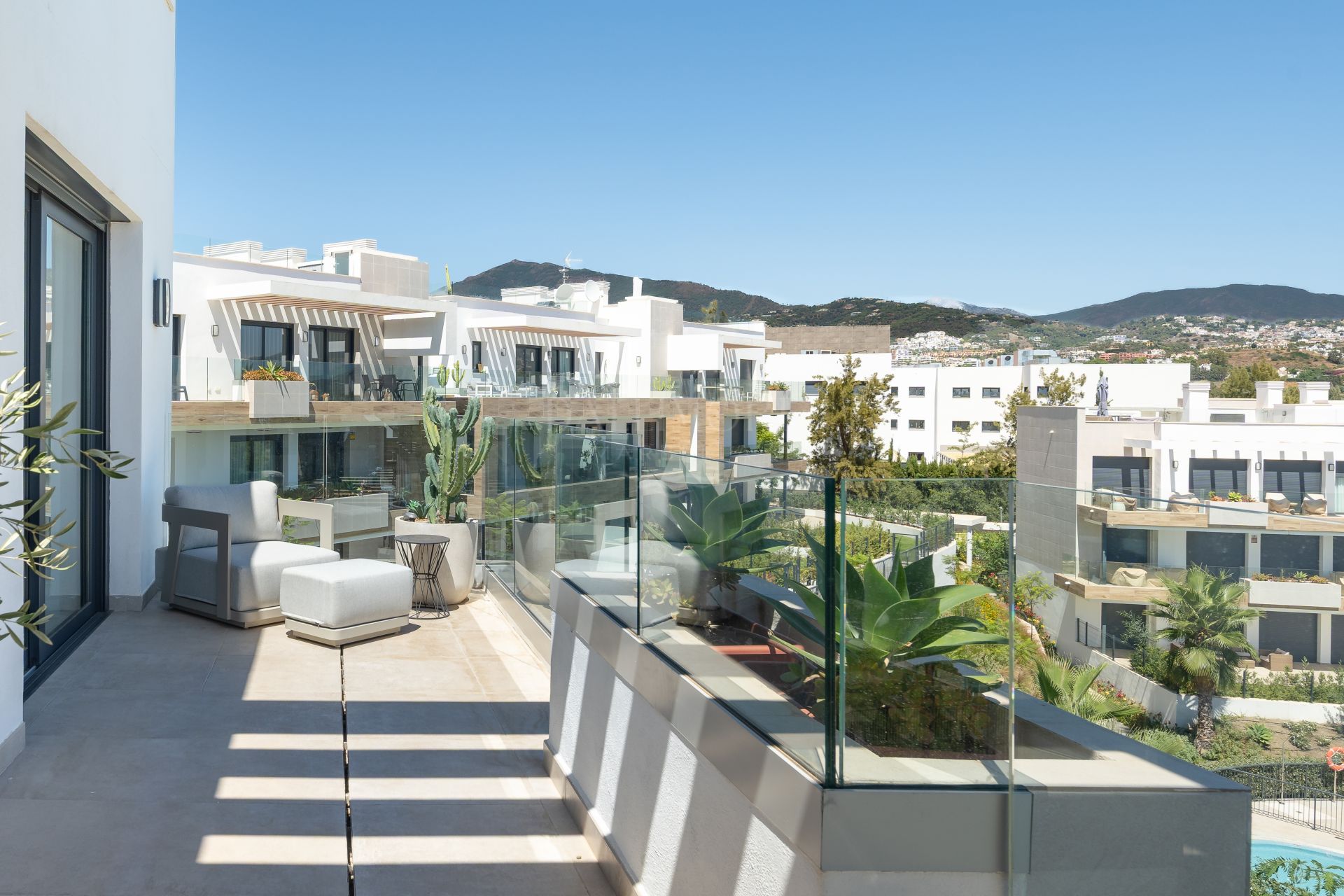 Luxury Duplex Penthouse with Private Rooftop on the New Golden Mile