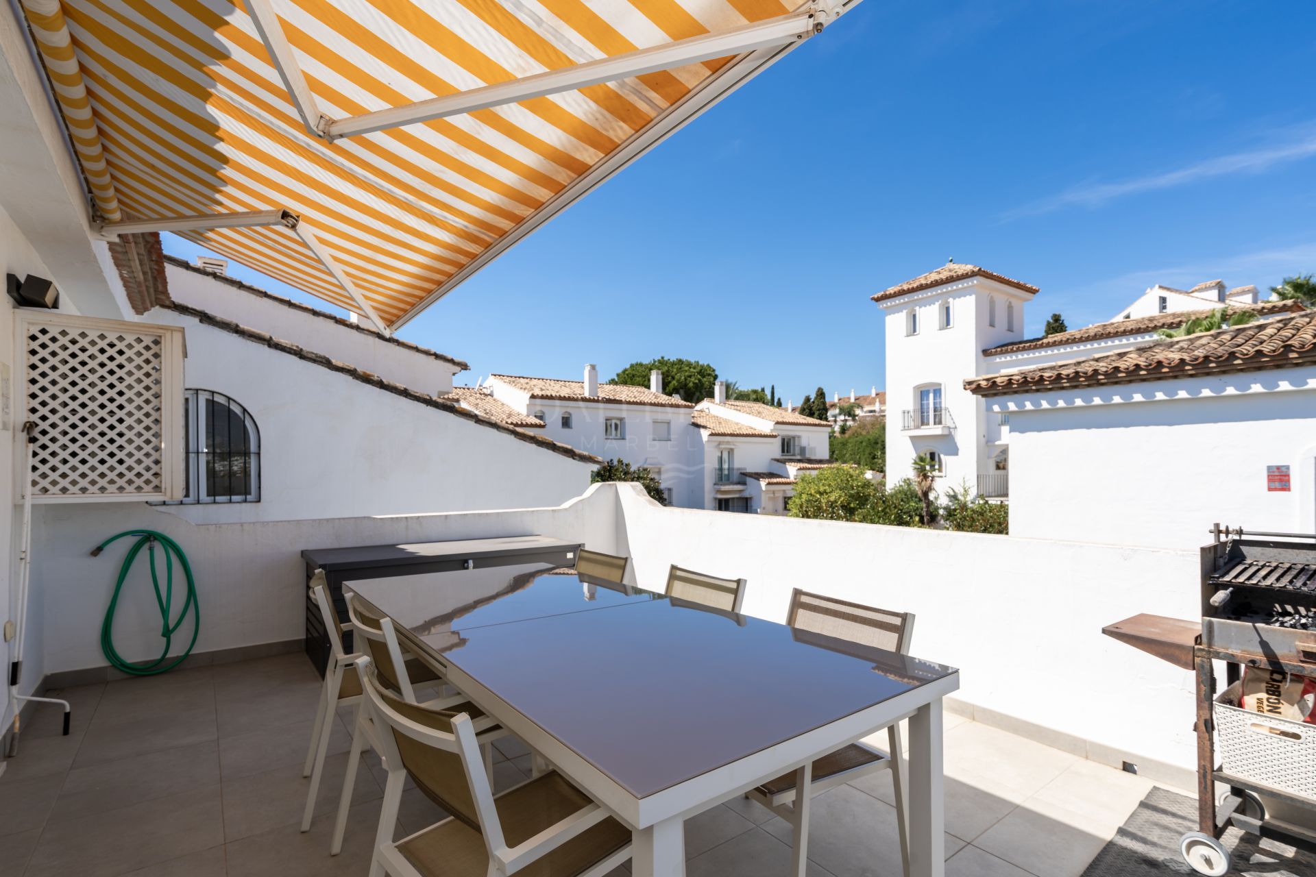 Stunning 3-Bedroom Penthouse with Sea & Mountain Views