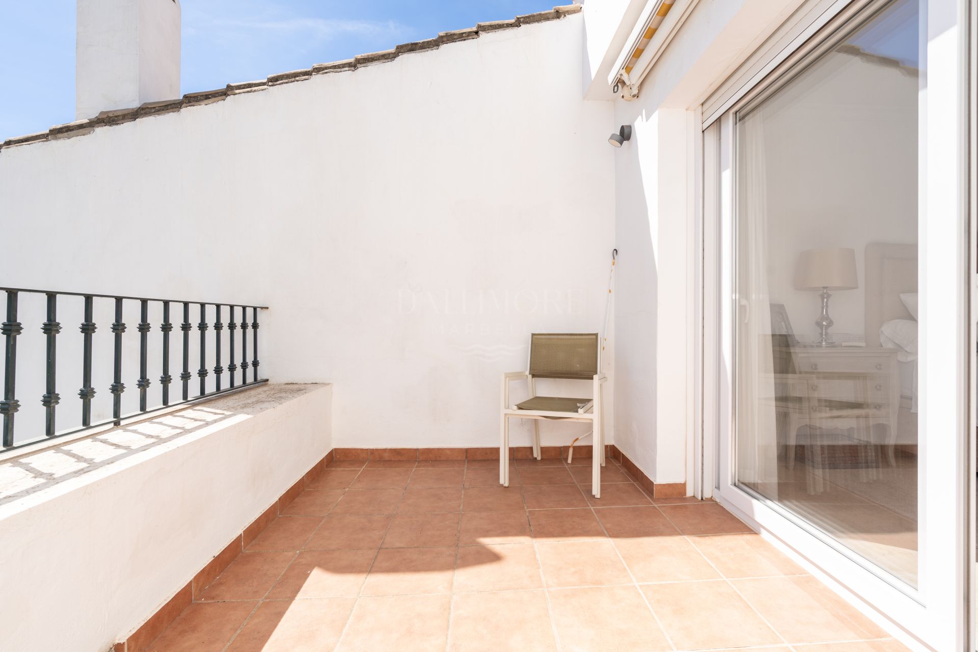 Stunning 3-Bedroom Penthouse with Sea & Mountain Views
