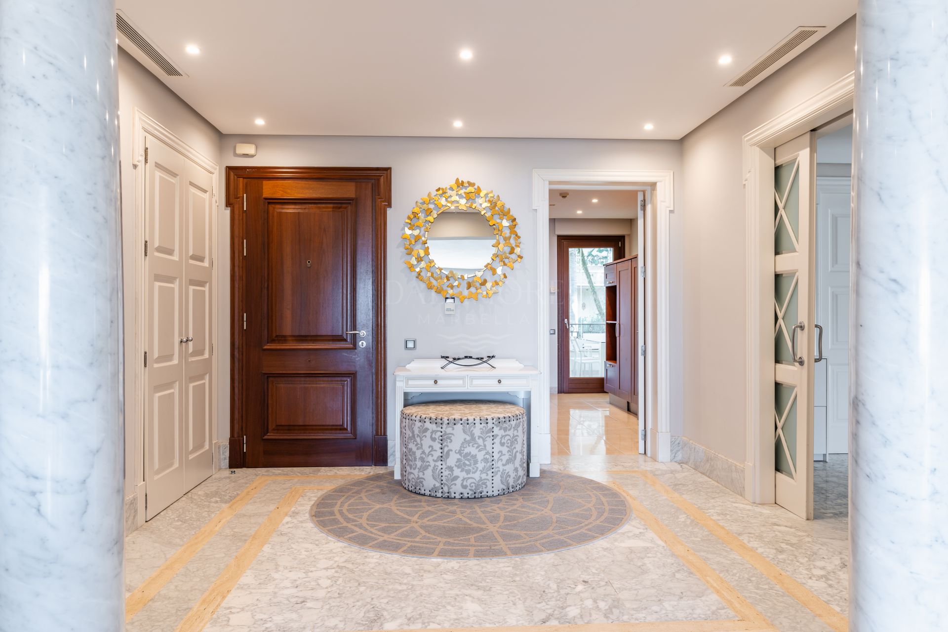 Luxury 3 Bedroom Beachfront Apartment with Sea Views | Los Monteros Playa, Marbella