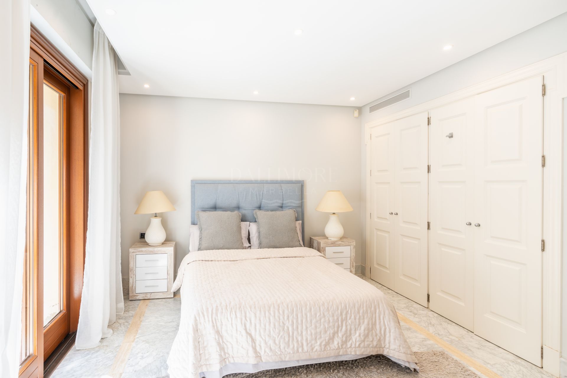 Luxury 3 Bedroom Beachfront Apartment with Sea Views | Los Monteros Playa, Marbella