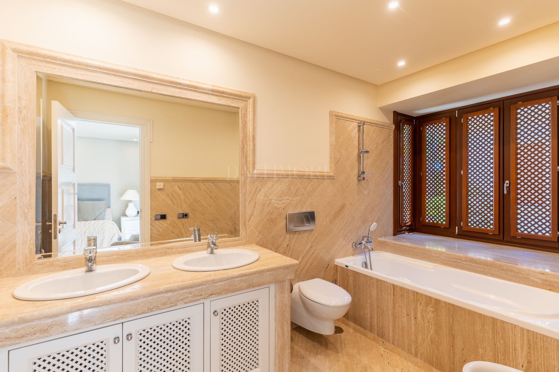 Luxury 3 Bedroom Beachfront Apartment with Sea Views | Los Monteros Playa, Marbella