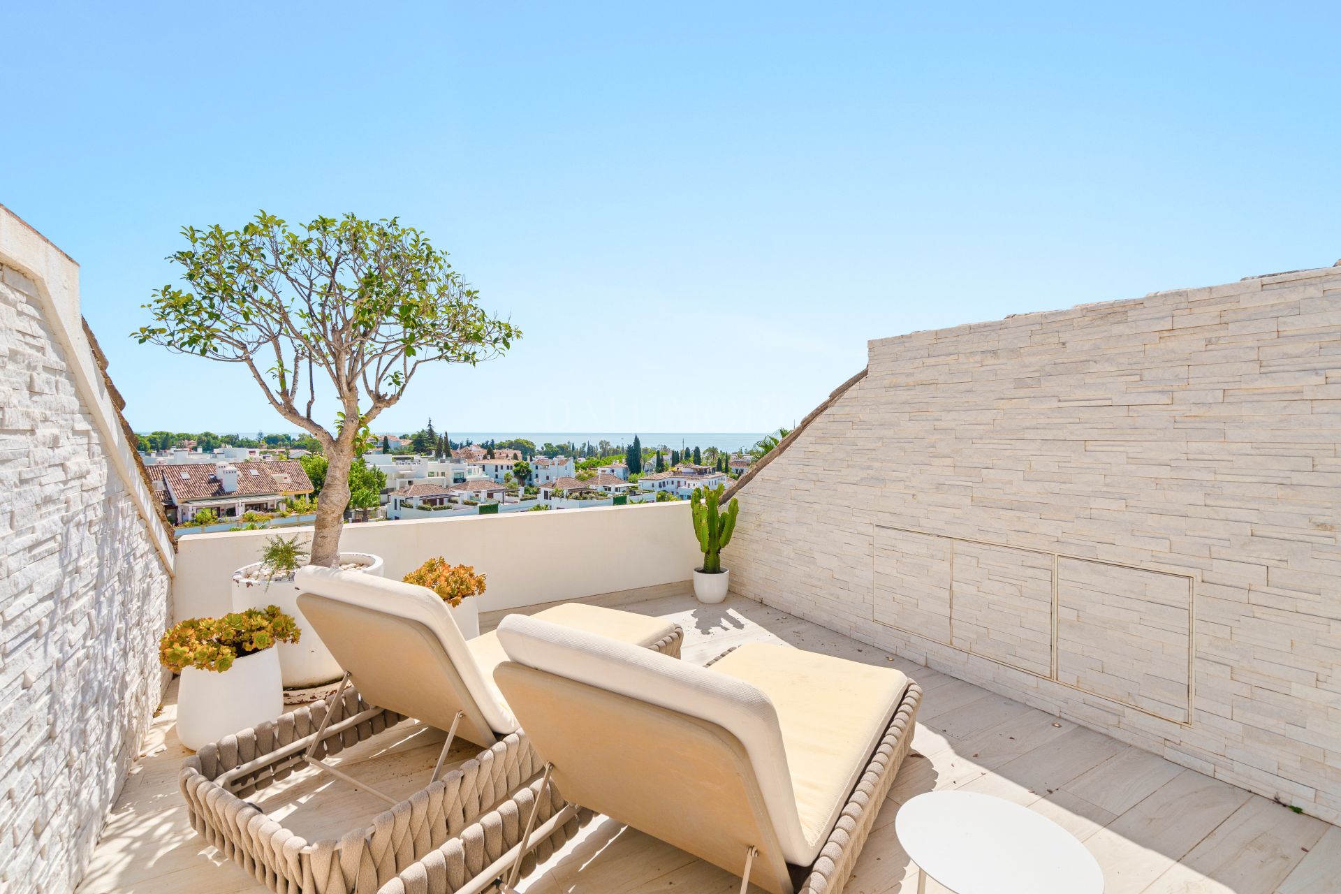 Renovated Duplex Penthouse in Monte Paraíso, Marbella Golden Mile
