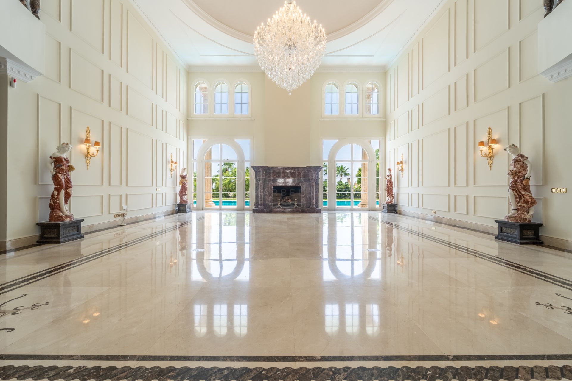 Rare Trophy Estate Situated on a Double Plot in Sierra Blanca
