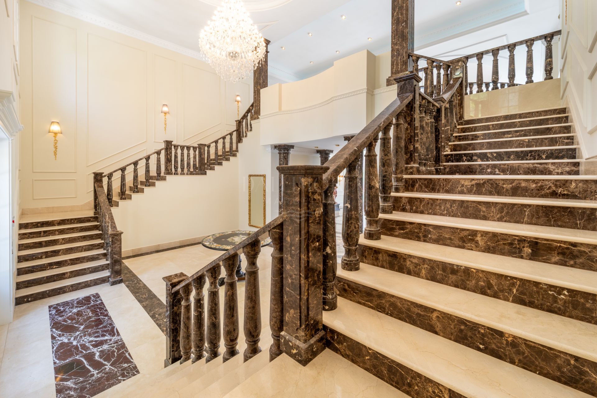 Rare Trophy Estate Situated on a Double Plot in Sierra Blanca